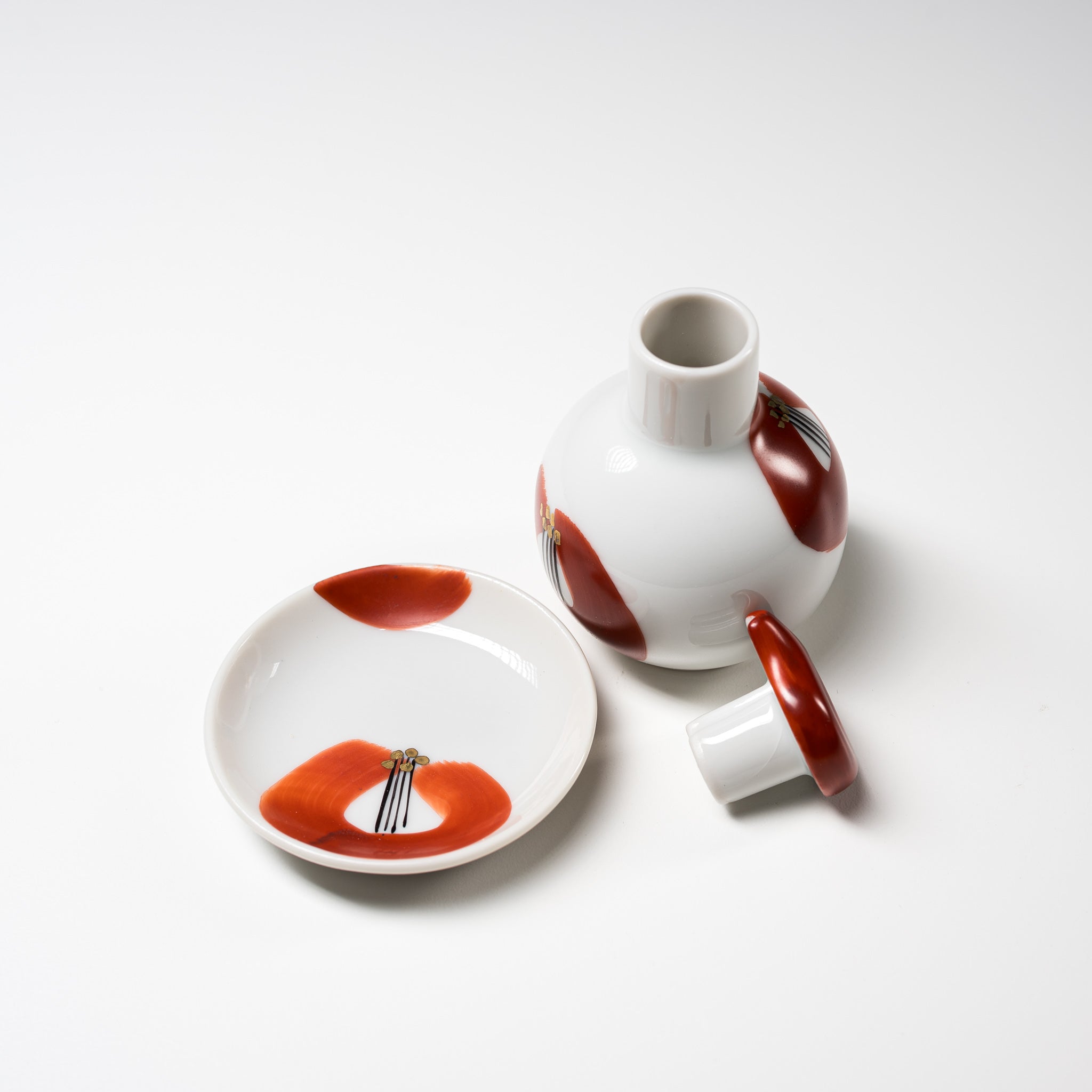 Premium Zoho Gama Soy Sauce Dispenser with Saucer - Red - Perfect for Restaurants, Sushi Bars & Asian Cuisine Cooking