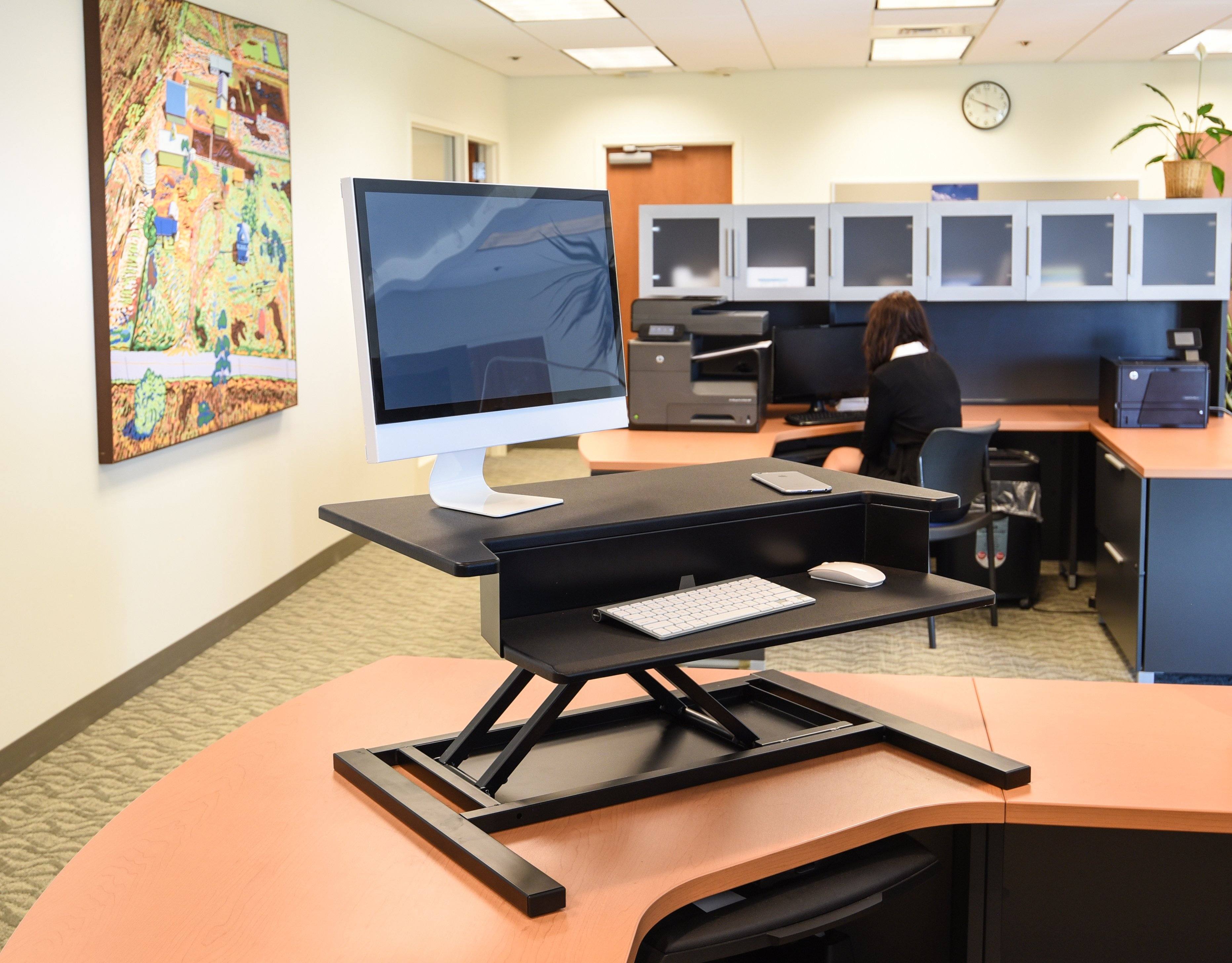 Luxor Adjustable Height Standing Desk - Ergonomic Pneumatic Office Desk for Home & Workspace - Perfect for Remote Work, Gaming & Study
