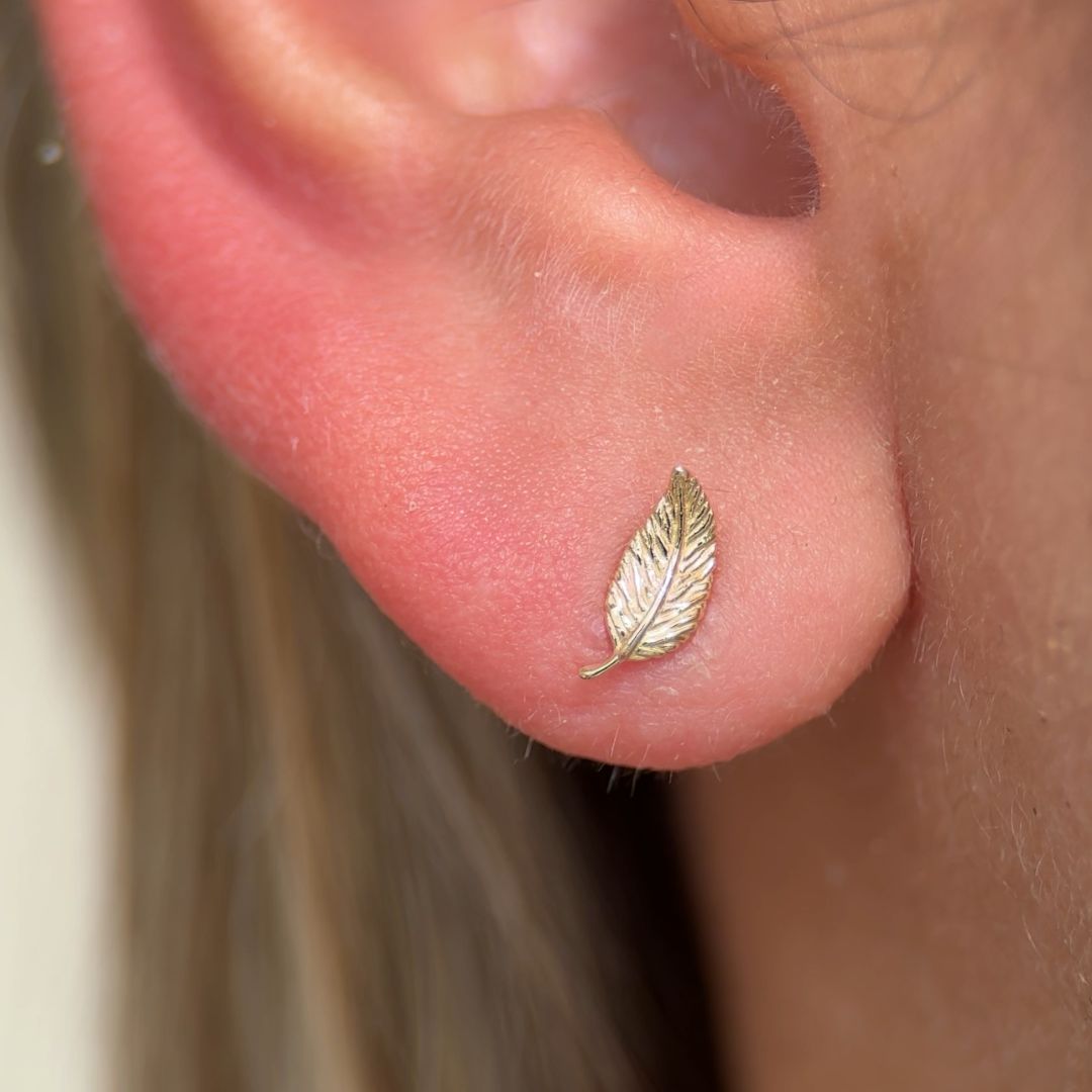 14k Yellow Gold Leaf Flat Back Stud Earrings - Dainty Nature-Inspired Jewelry for Everyday Wear & Special Occasions