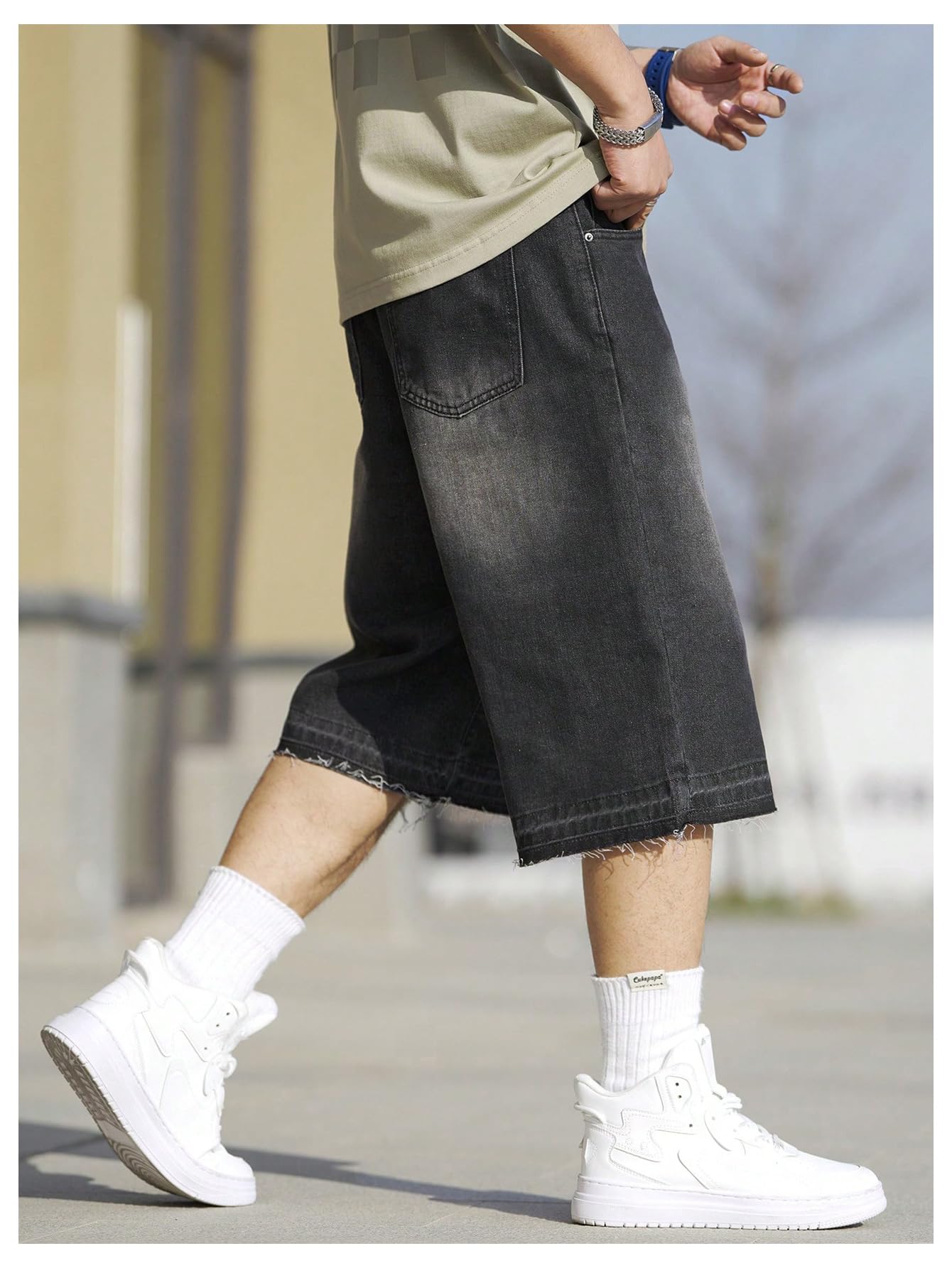 Verdusa Men's Baggy Denim Shorts - Raw Trim Casual Loose Fit Bermuda Jean Shorts for Summer Outdoor Activities and Streetwear Fashion