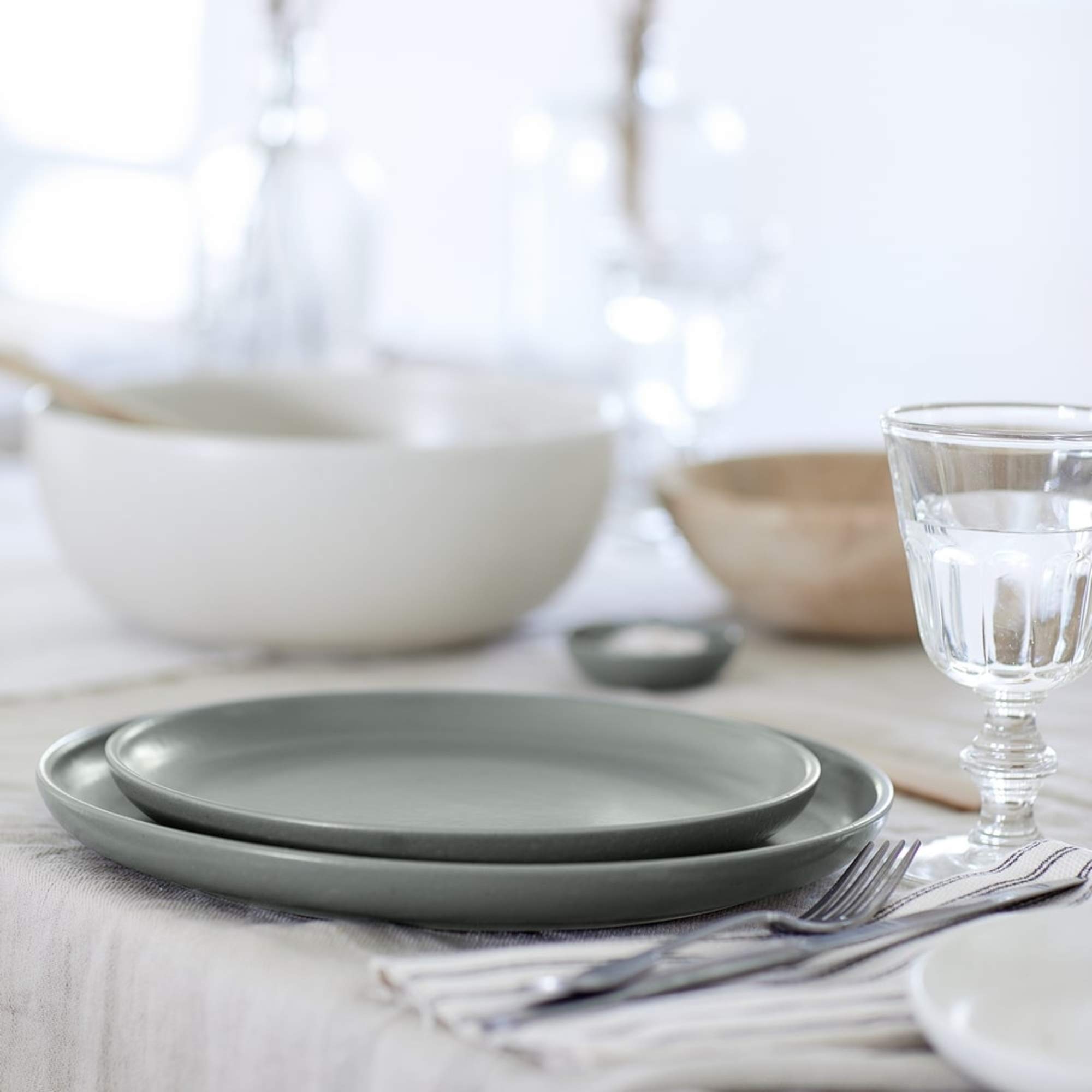 Casafina 18-Piece Ceramic Dinnerware Set for 6 - Microwave & Dishwasher Safe Stoneware Plates, Bowls & Mugs | Artichoke Green Pacifica Collection | Restaurant Quality Tableware for Everyday Dining & Entertaining