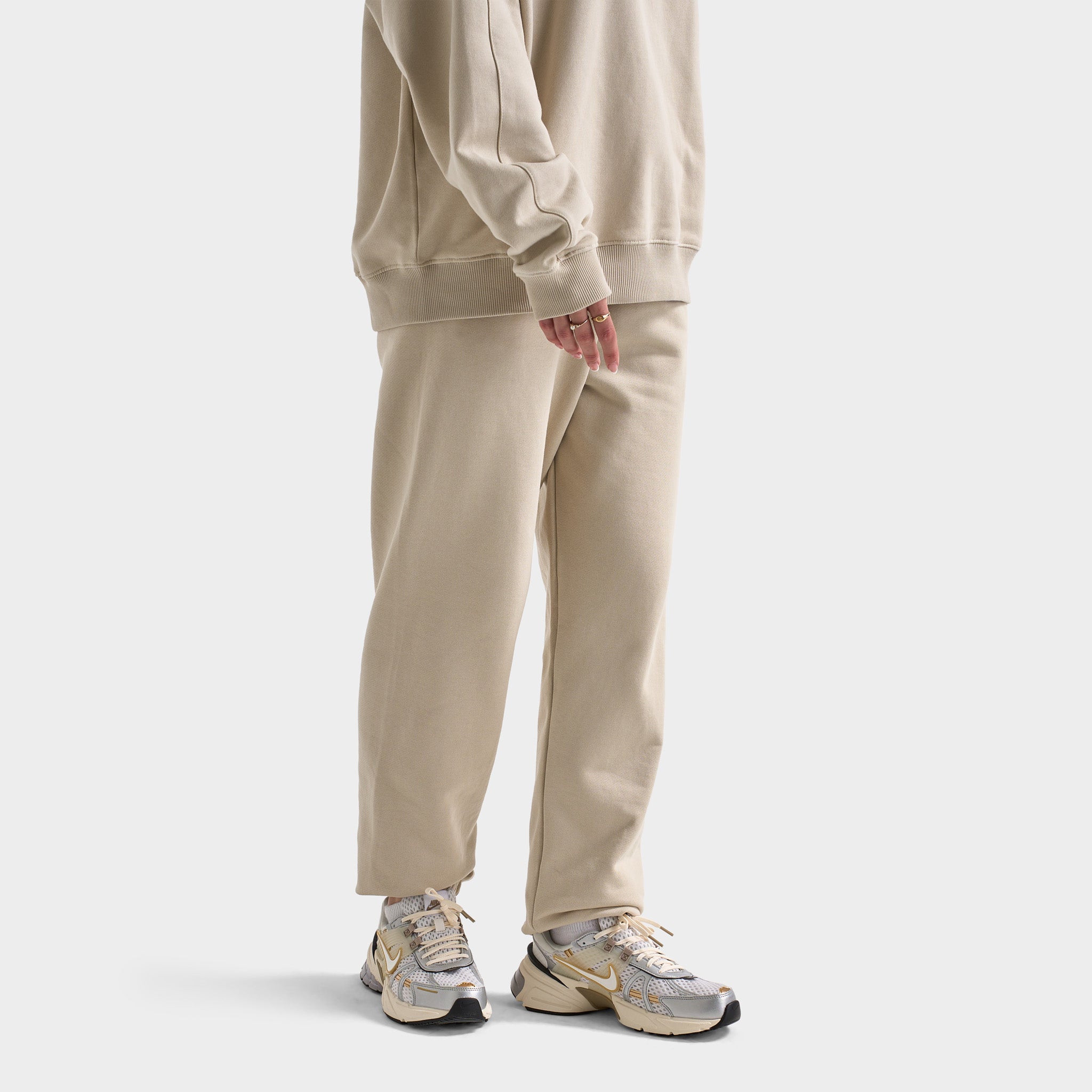 DAILYSZN Women's Jogger Sweatpants - Soft Fleece Lounge Pants with Pockets, Elastic Waist, Casual Comfort Fit (Cobblestone Color) - Perfect for Yoga, Running Errands & Relaxing at Home