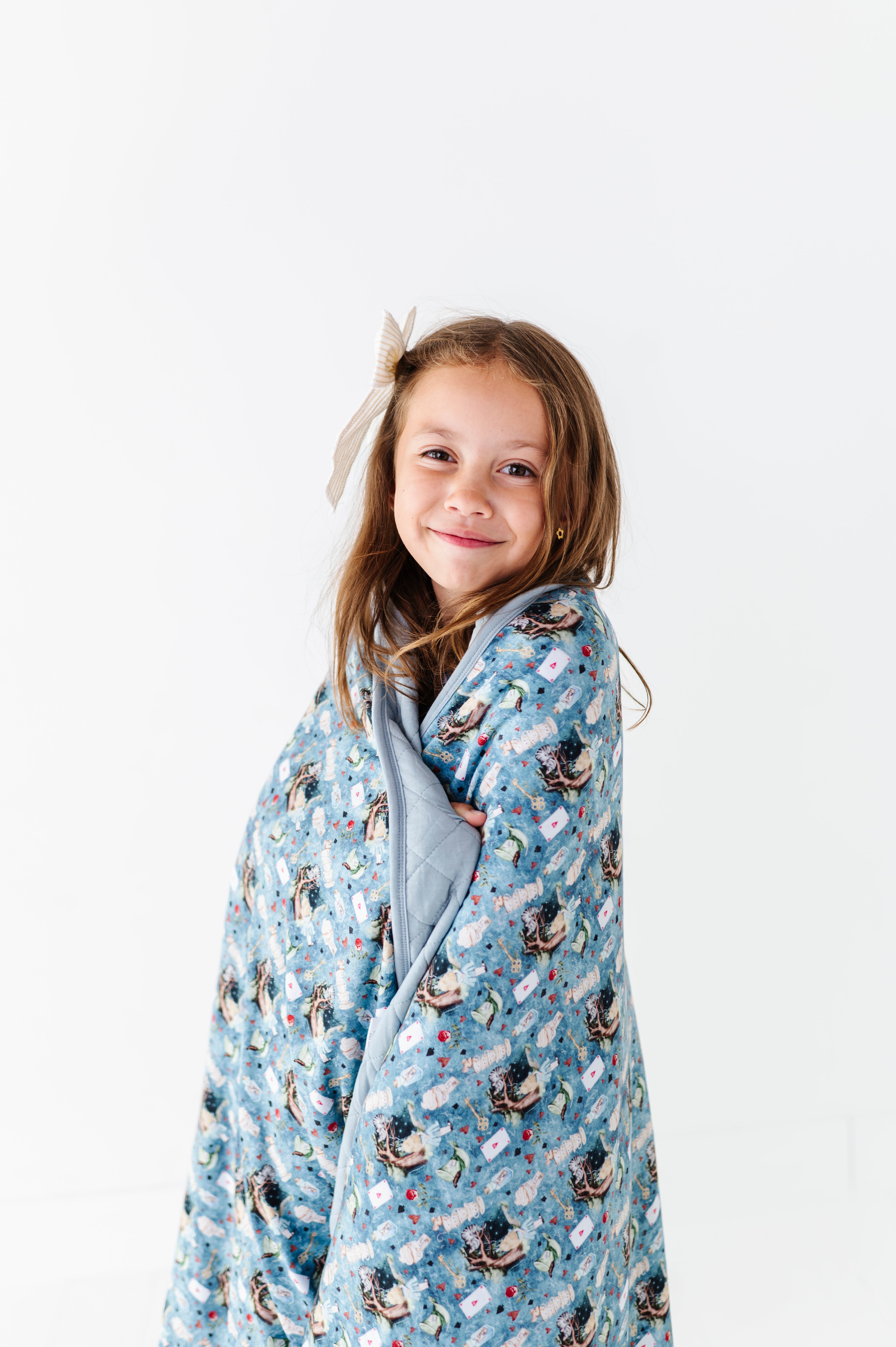 Alice’s Adventures in Wonderland Quilted Oversized Blanket - Soft Cozy Throw for Bed, Couch & Reading Nook - Large Flannel Plush Blanket for Adults & Kids