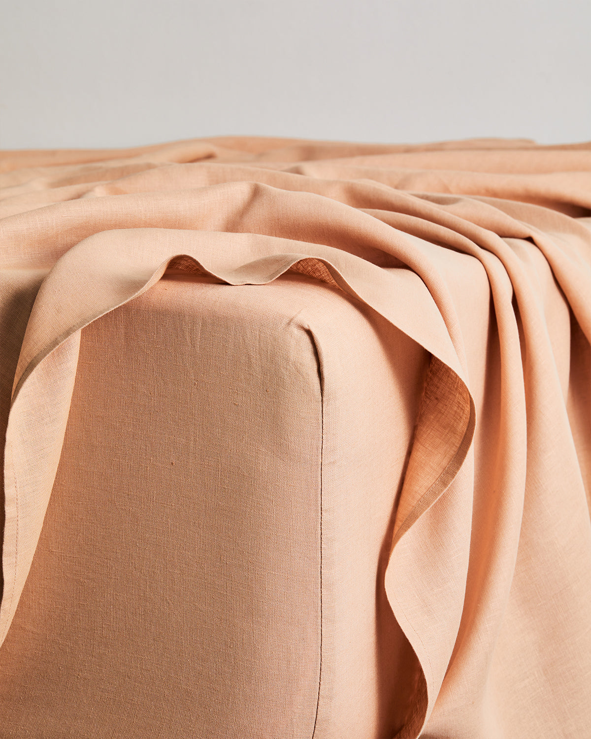 100% French Flax Linen Fitted Sheet - Premium Terracotta Organic Cotton Bedding Set for King/Queen Size - Breathable & Hypoallergenic for All-Season Comfort - Perfect for Master Bedroom, Guest Room & Vacation Homes
