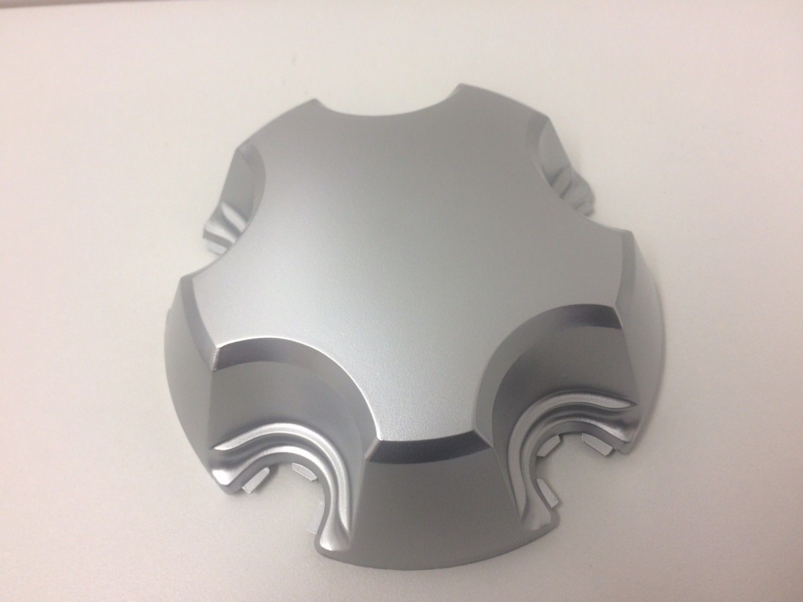 Holden Genuine Commodore Center Wheel Cap for VL VN VP VR VS VT VX VY VZ WB Models - Perfect for Car Restoration & Customization Projects