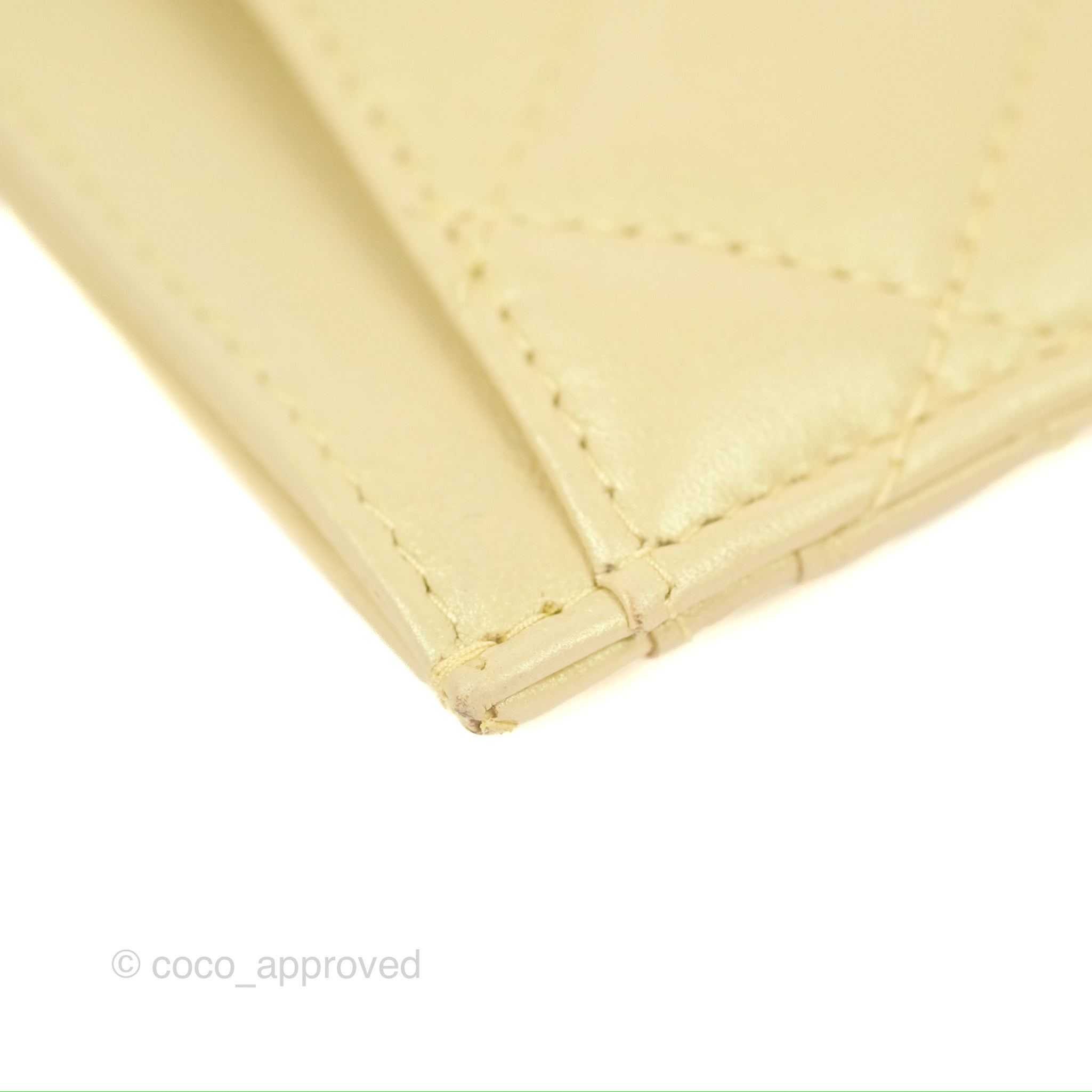 Chanel Classic Flat Card Holder in Iridescent Yellow Lambskin with Gold Hardware - Luxury Wallet for Women, Perfect for Everyday Use & Gift Giving