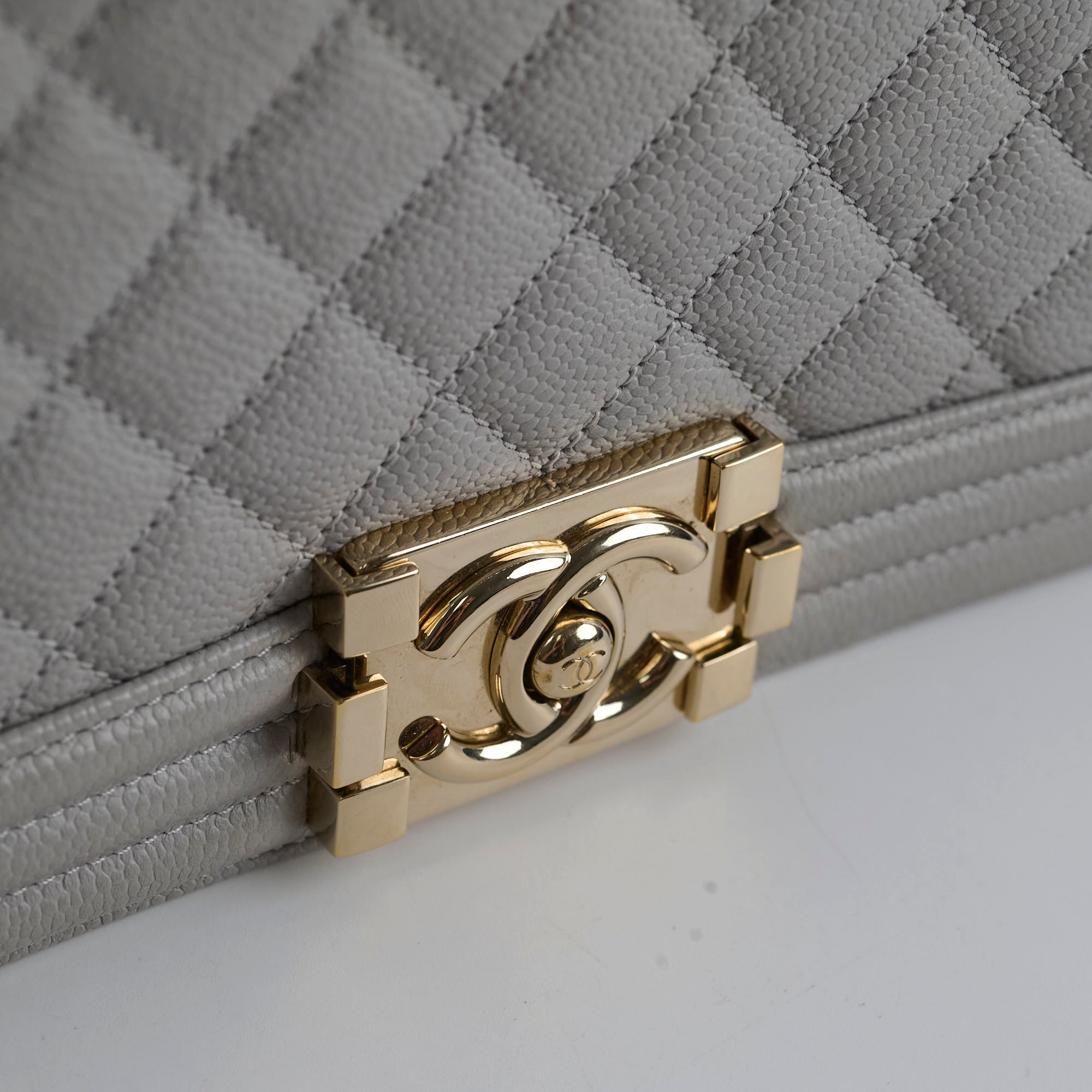 Chanel Caviar Leather Old Medium Flap Bag in Grey with Microchip - Perfect for Luxury Everyday Use & Special Occasions