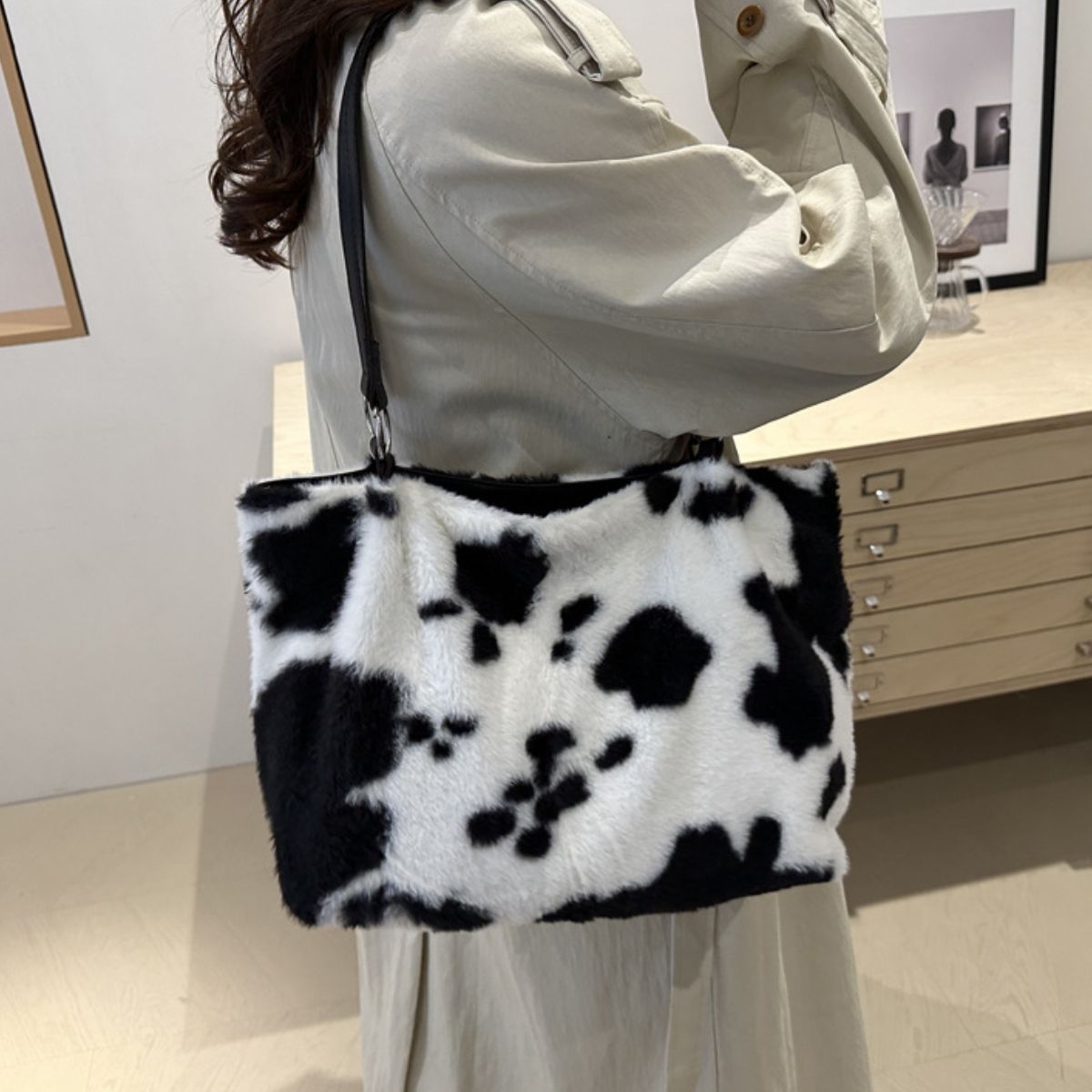 Stylish Cow Print Furry Tote Bag for Women - Trendy Animal Pattern Handbag - Perfect for Shopping, Beach, and Daily Use