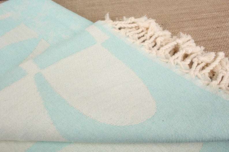 Premium Mint Green Turtle Print Turkish Beach Towel - Large, Soft & Absorbent for Pool, Sand & Sunbathing - Perfect Summer Vacation Accessory