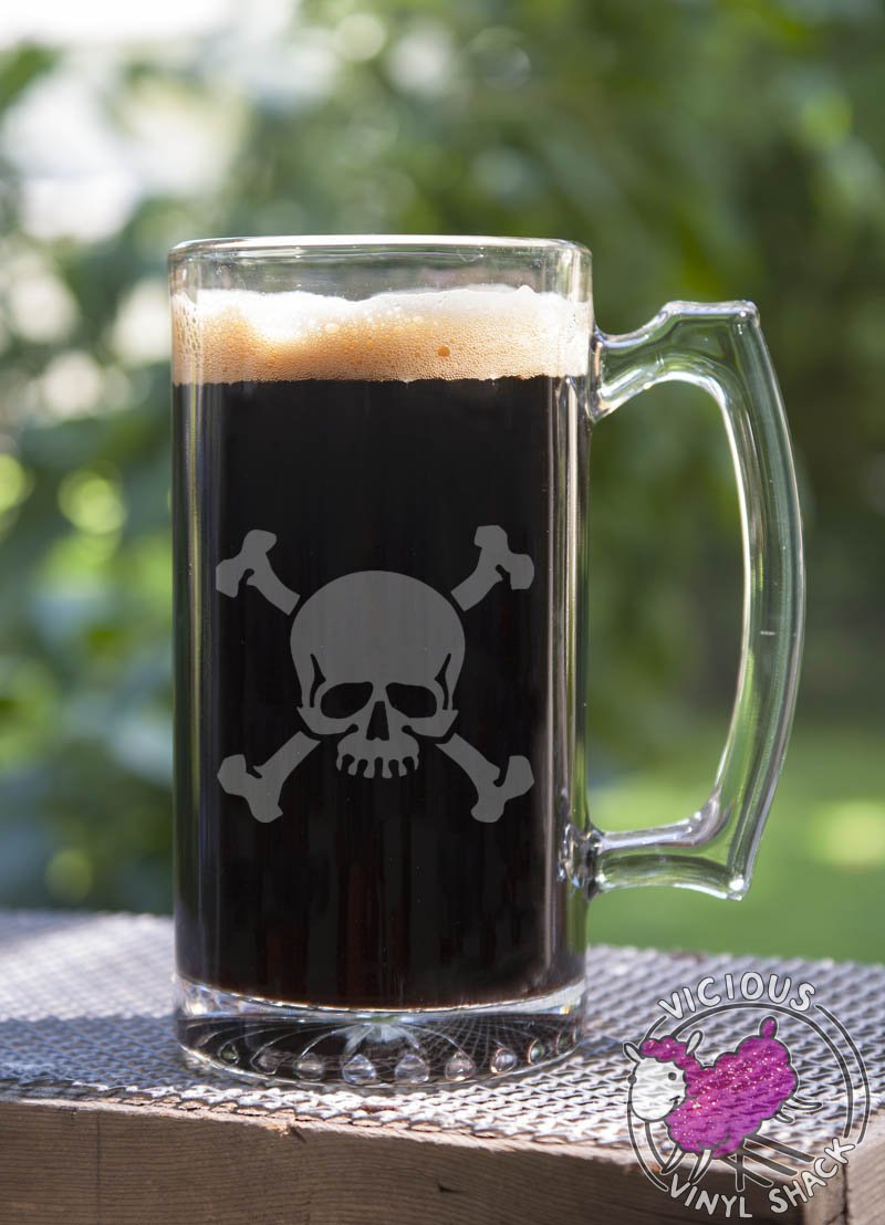 24 oz Skull and Crossbones Etched Glass Beer Stein with Handle - Vintage Pirate Style Skeleton & Teeth Design - Perfect for Halloween Parties, Themed Bars, and Beer Lovers Collection