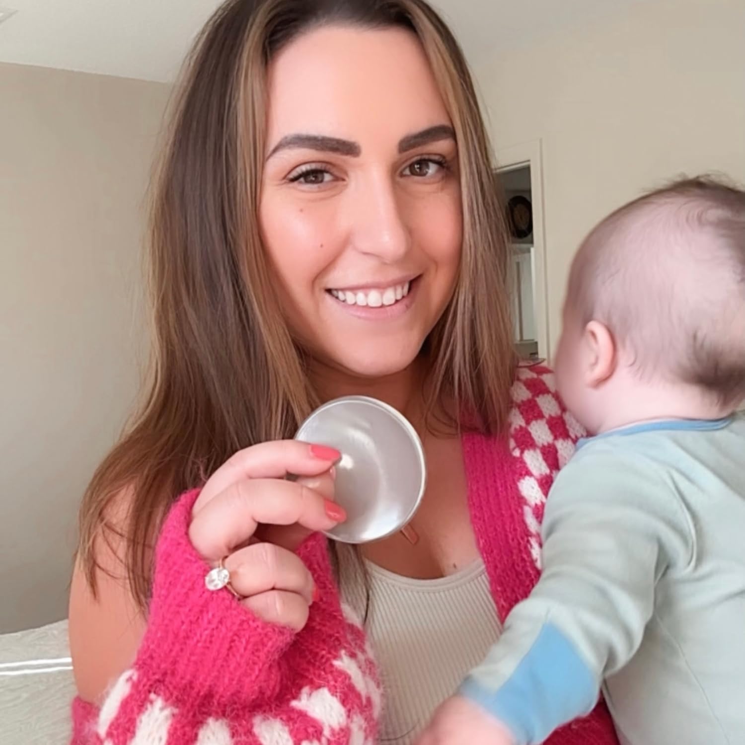 Ameda ComfortGel HydroGel Soothing Nursing Pads - Reusable Cooling Breast Pads for Breastfeeding Moms | 2 Pairs (4 Count) | Soothe Sore Nipples & Provide Instant Relief | Perfect for Postpartum Care & Nursing Comfort