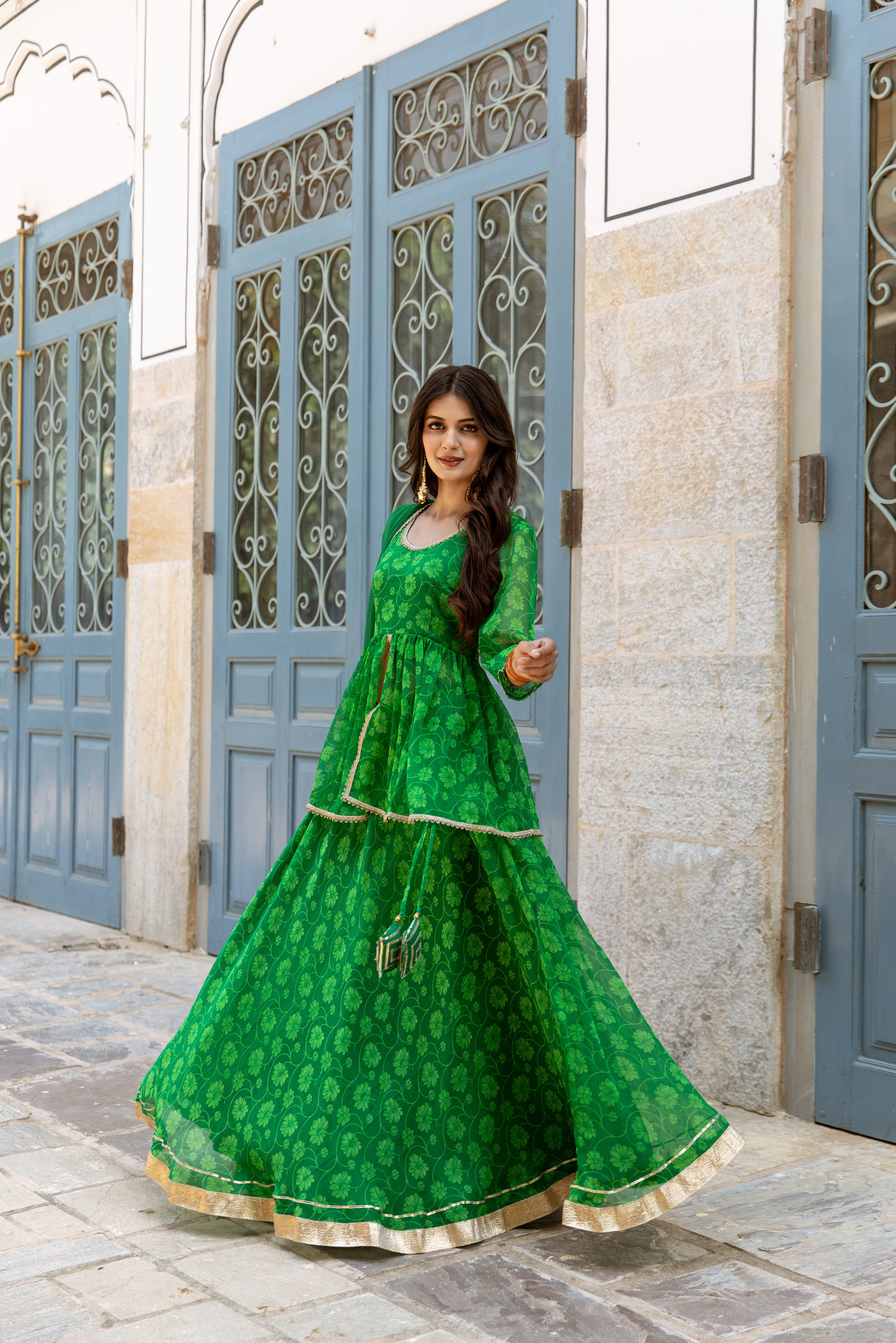 Stylish Emerald Green Suit Set for Women - Elegant Formal Wear for Business, Office, and Special Occasions