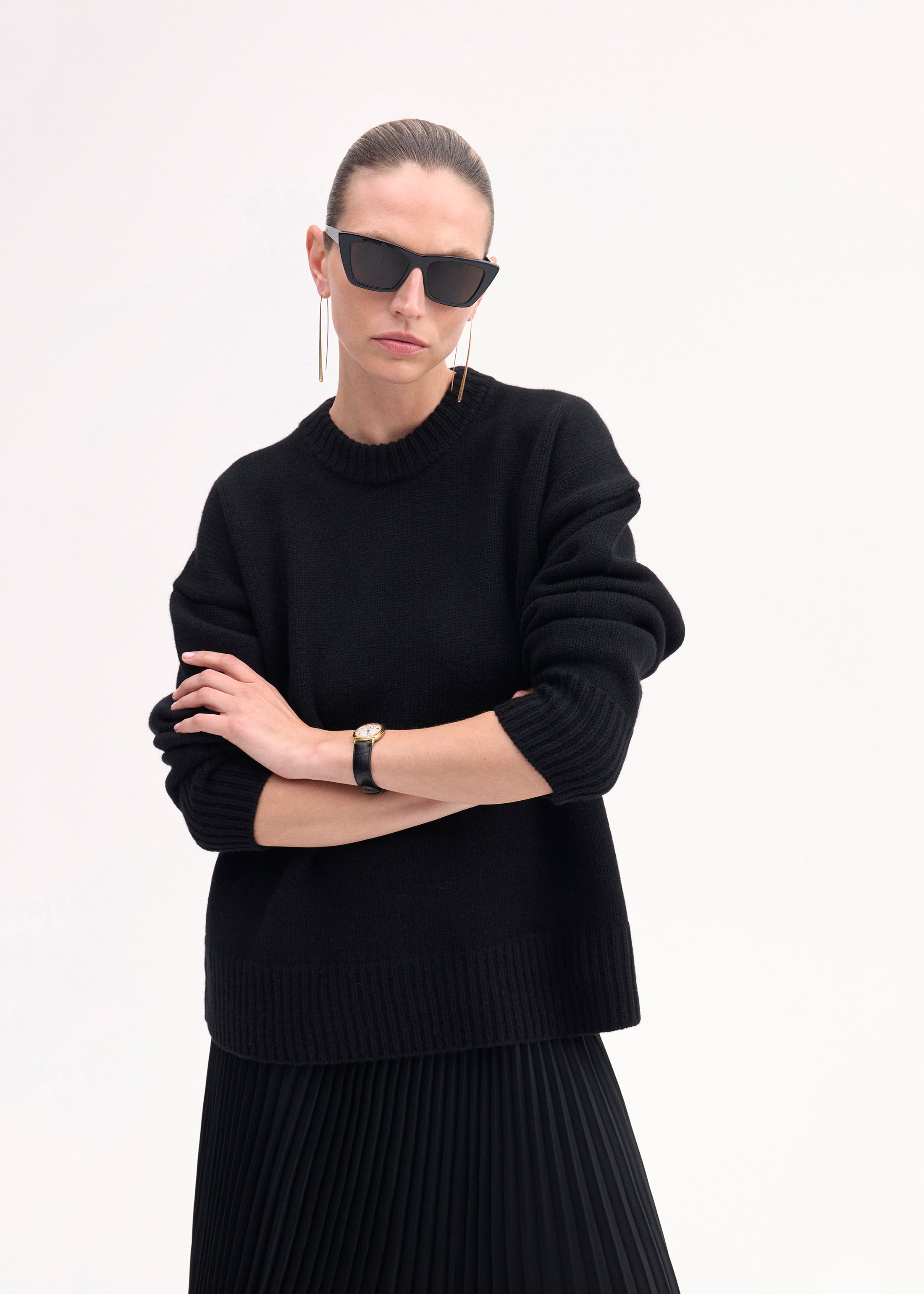 Premium Black Wool Cashmere Boyfriend Sweater for Women - Cozy Oversized Pullover for Fall & Winter, Date Nights and Casual Outings