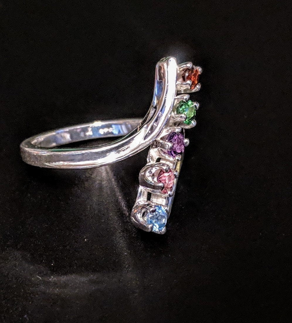 Custom Mother's Ring in Solid Sterling Silver or 14K Gold (White/Yellow/Rose) - 3 to 6 Natural Birthstones with Engraving - Personalized Jewelry Gift for Mom, Grandma, Birthday, Anniversary - Perfect for Mother's Day, Christmas & Special Occasions