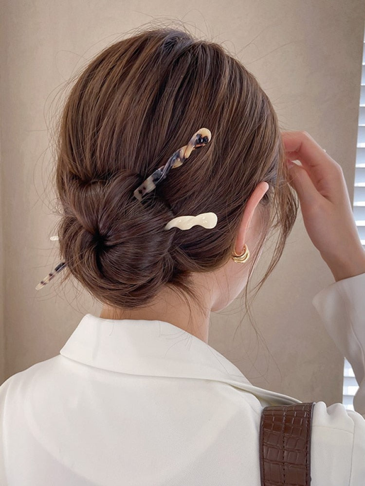 Elegant Acetate Leopard Print Hair Sticks for Women - Vintage Hair Accessories for Updos, Buns & Special Occasions