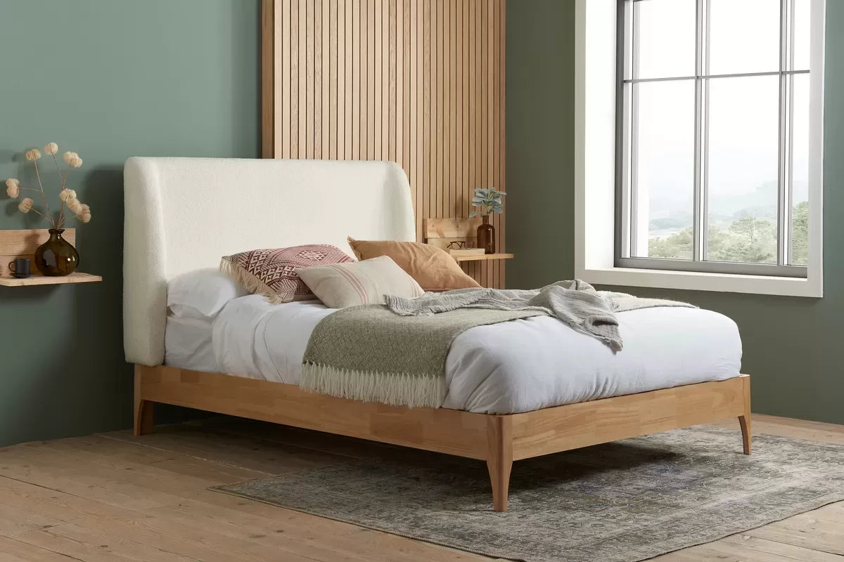 Zanden Queen Size Bed Frame - Sturdy Metal Platform Bed with Wooden Slats, Noise-Free Support for Mattress - Perfect for Modern Bedrooms, Guest Rooms & Apartments