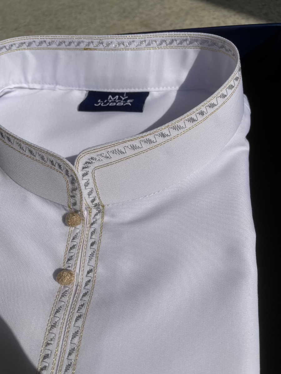 Premium Men's White Bahraini Thobe with Gold & Silver Embroidery - Traditional Arabic Robe for Eid, Weddings & Special Occasions