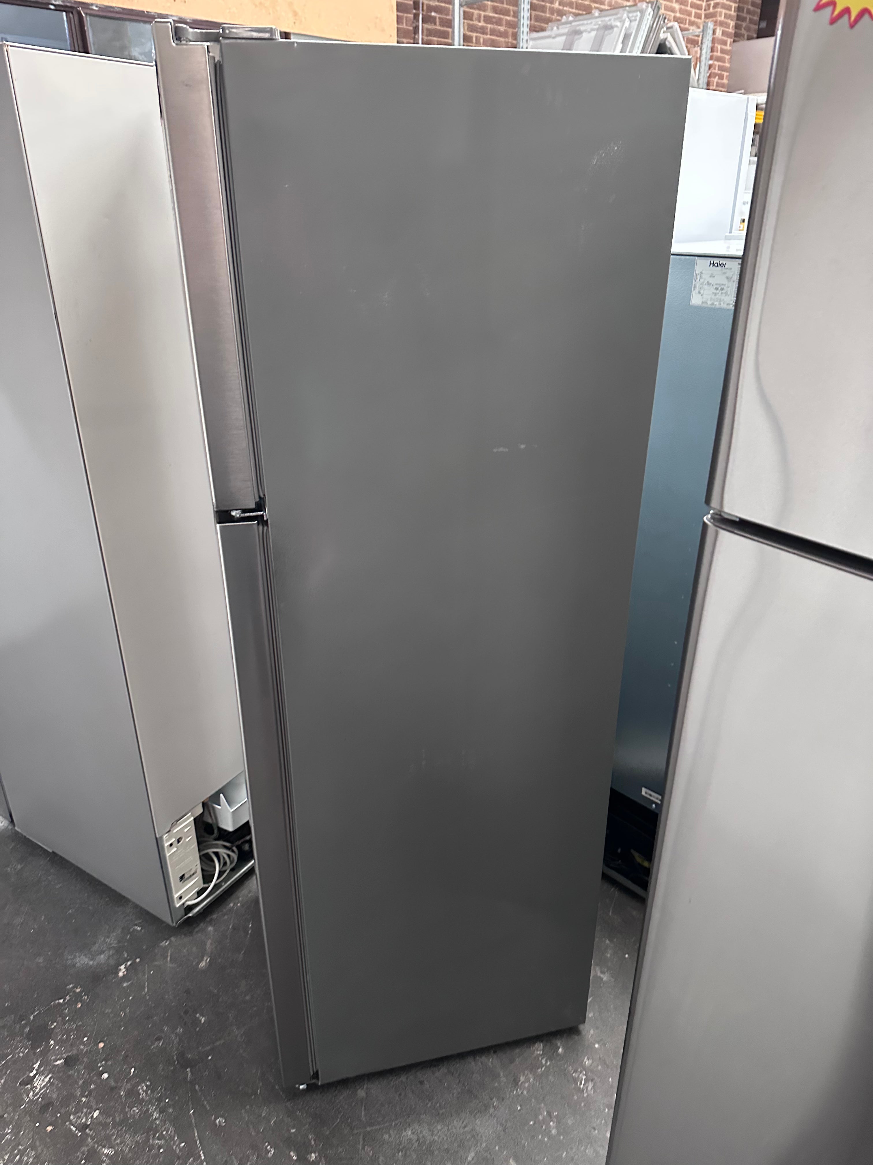 Hisense 272L Top Mount Refrigerator - Stainless Steel Energy Efficient Fridge [Certified Refurbished] for Kitchen, Apartment & Small Spaces