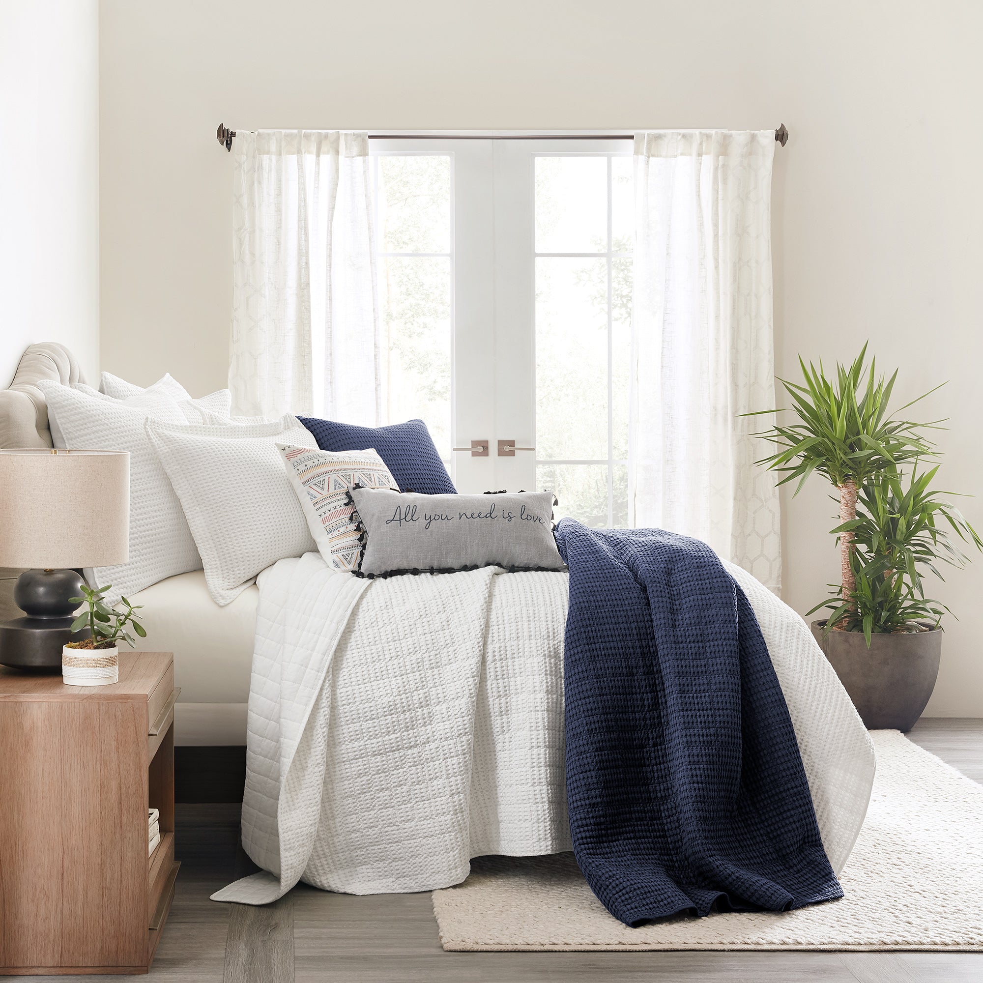Luxury Mills Waffle Quilt Set - Ultra Soft Bedding Collection for Queen/King Size Beds - Perfect for Cozy Bedrooms, Guest Rooms & Hotel Stays