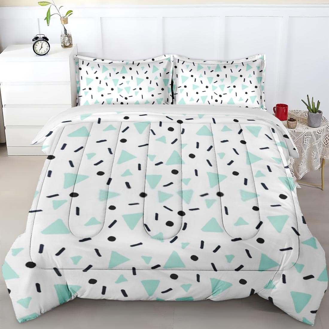 Full Size Comforter Set - Mint Green Retro Geometric Dots Bedding for Kids & Adults | Vintage Style Bedroom Decor with 2 Pillowcases | Perfect for Cozy Bedrooms, Guest Rooms & Dorm Decor