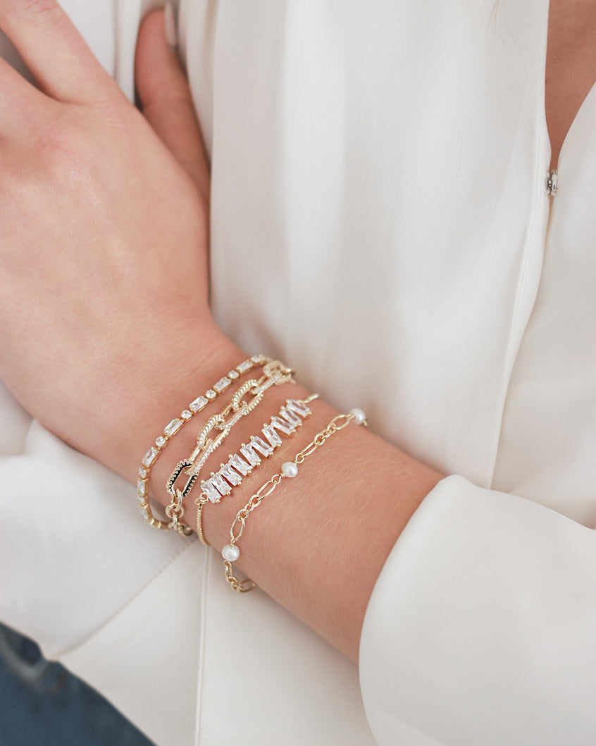 Zara CZ Adjustable Bracelet for Women - Cubic Zirconia Fashion Jewelry, Gold/Silver Tone Adjustable Chain Bracelet - Perfect for Gifts, Parties & Everyday Wear