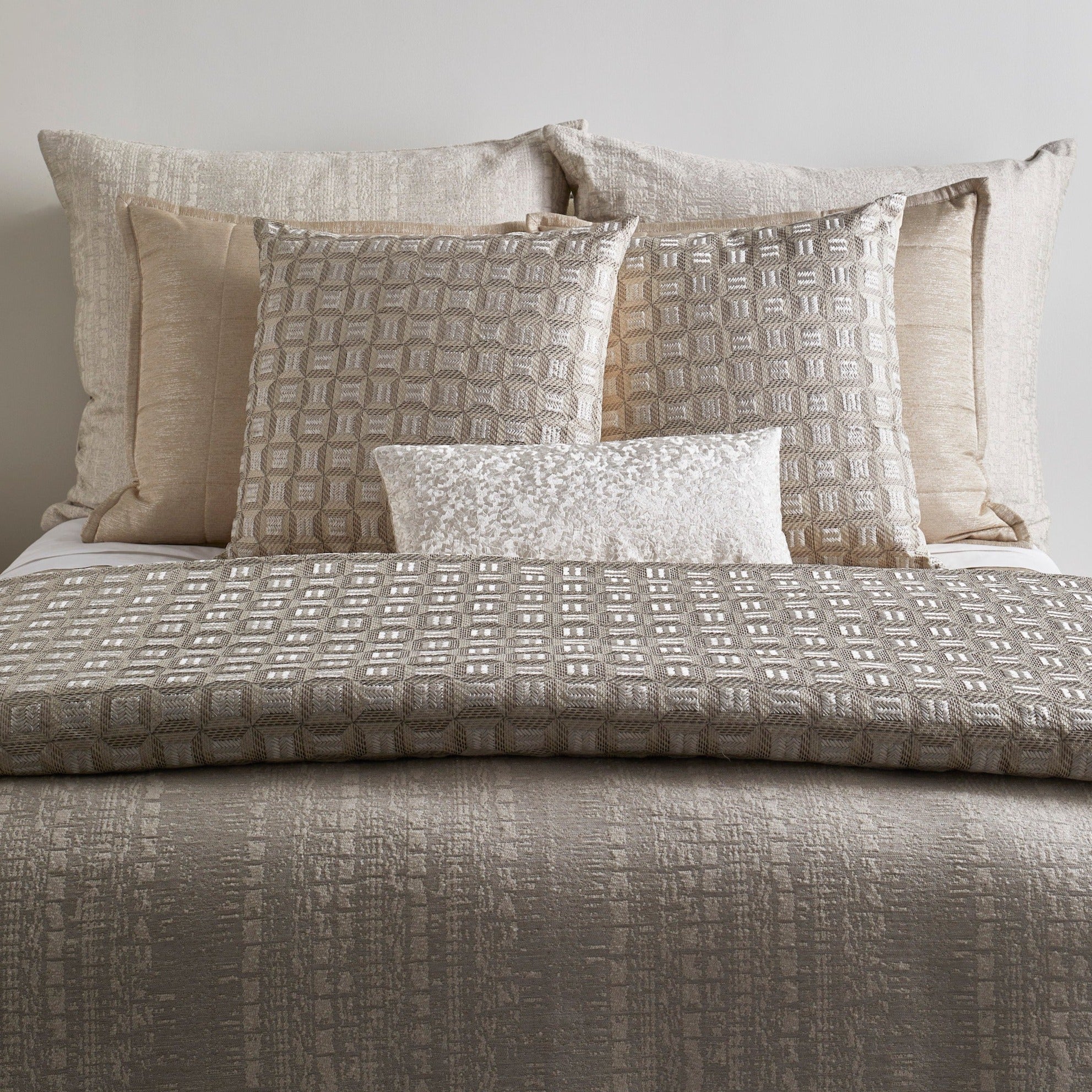 Luxury Collonade Pillow - Soft & Supportive Decorative Throw Pillow for Sofa, Bed, Couch - Perfect for Home Decor, Living Room & Bedroom Accents
