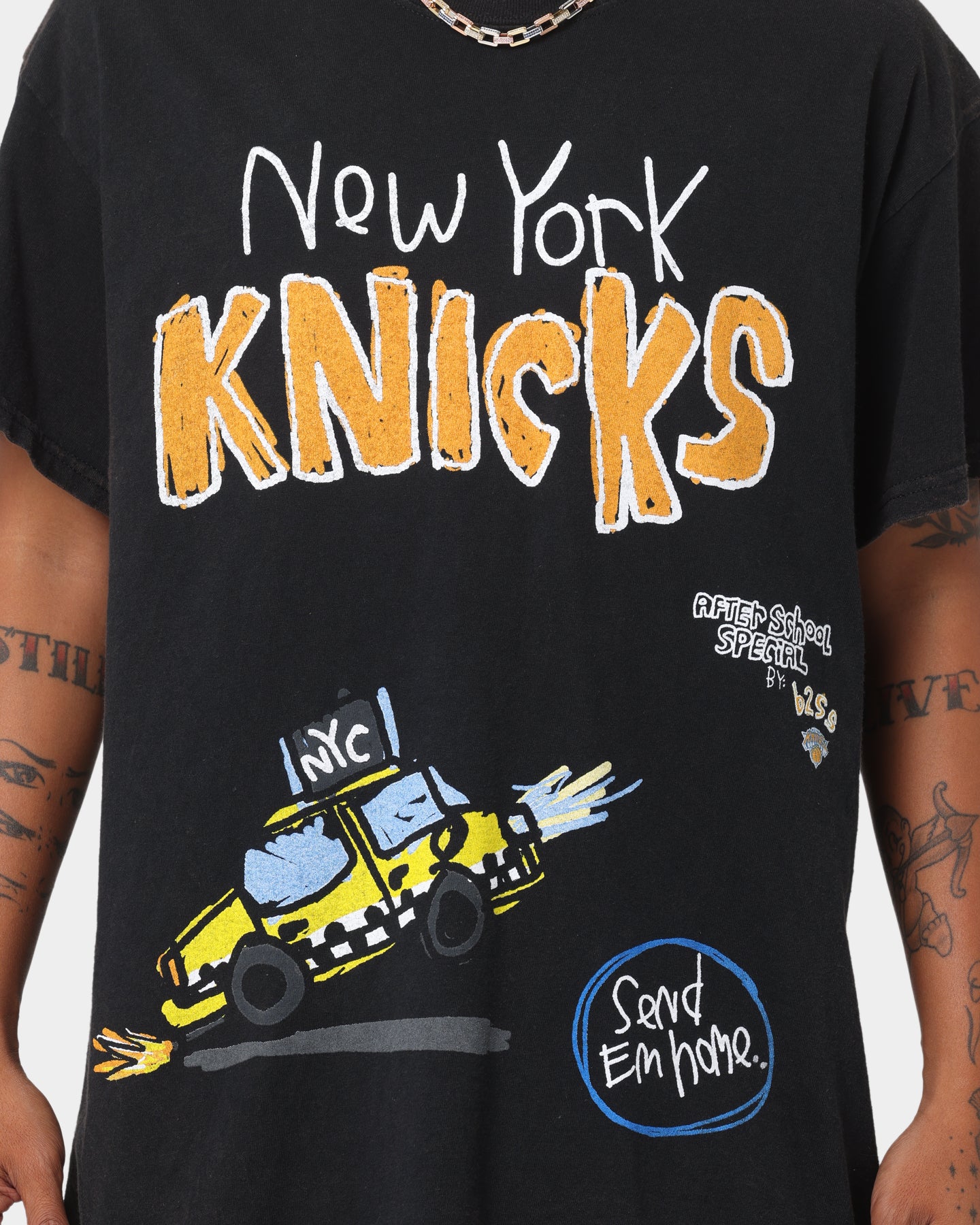 New York Knicks T-Shirt for Men - Black NBA Basketball Fan Jersey - Perfect for Game Day, School, and Casual Wear