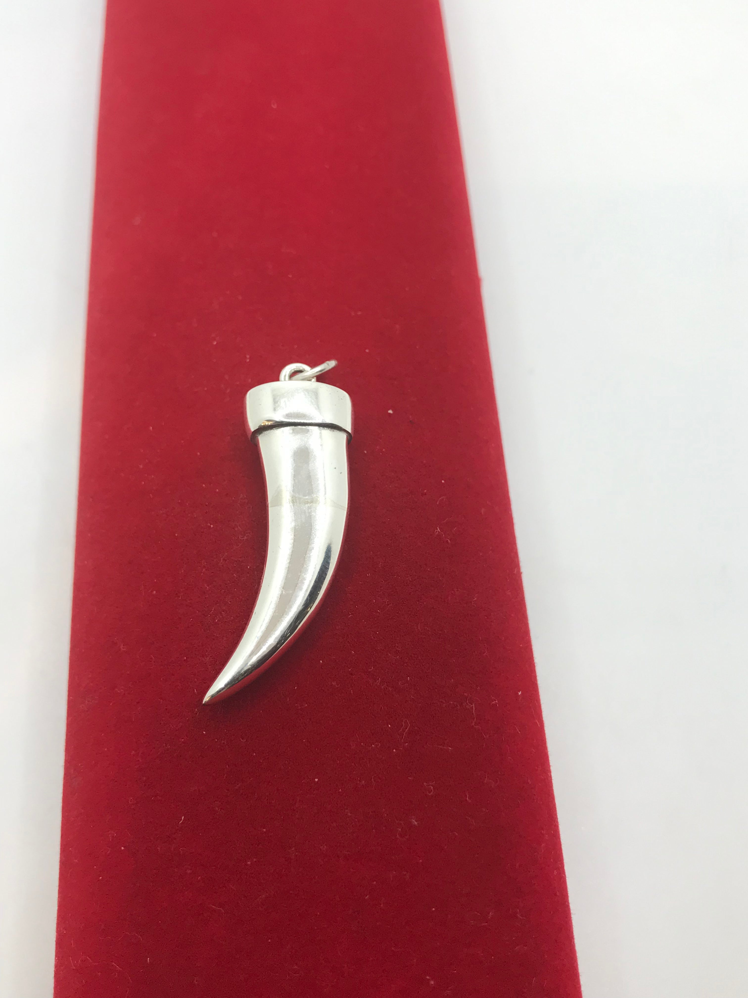 925 Sterling Silver Tiger Claw Pendant Necklace for Men & Women - Perfect for Gifts, Fashion Jewelry, and Everyday Wear