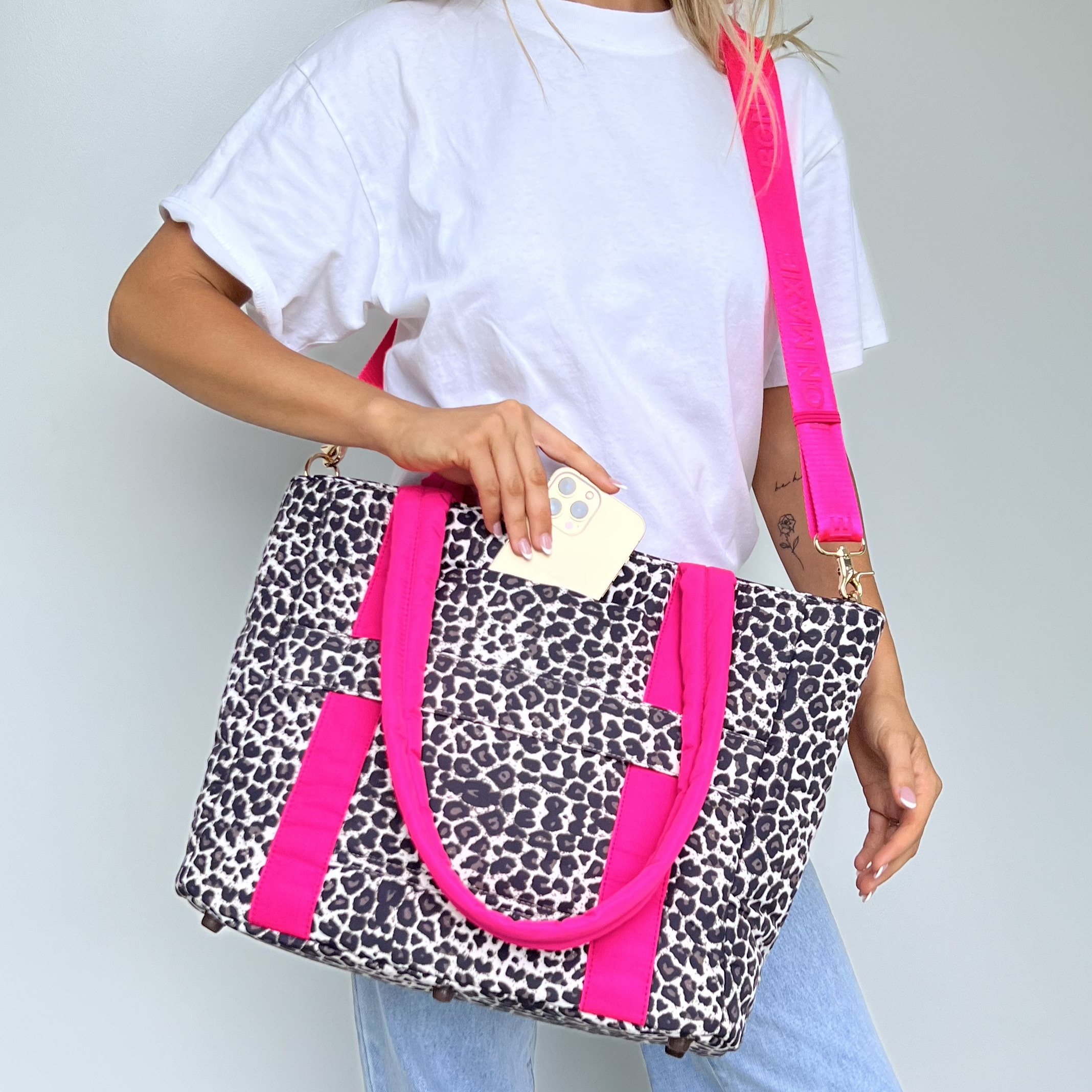 Stylish Everyday Tote Bag - Neon Pink & Leopard Print Fashionable Carryall | Perfect for Work, Shopping & Beach Outings