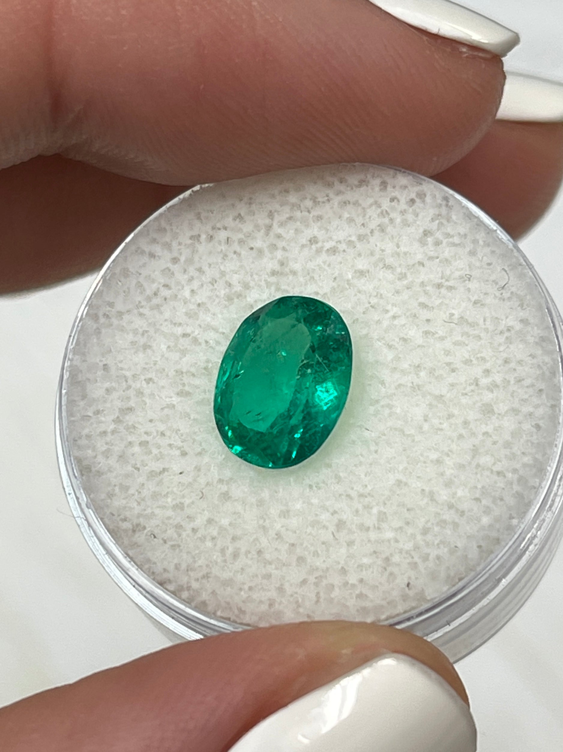 2.16 Carat 10x8mm Vivid Muzo Green Natural Loose Colombian Emerald Oval Cut Gemstone for Jewelry Making, Engagement Rings & Luxury Gifts