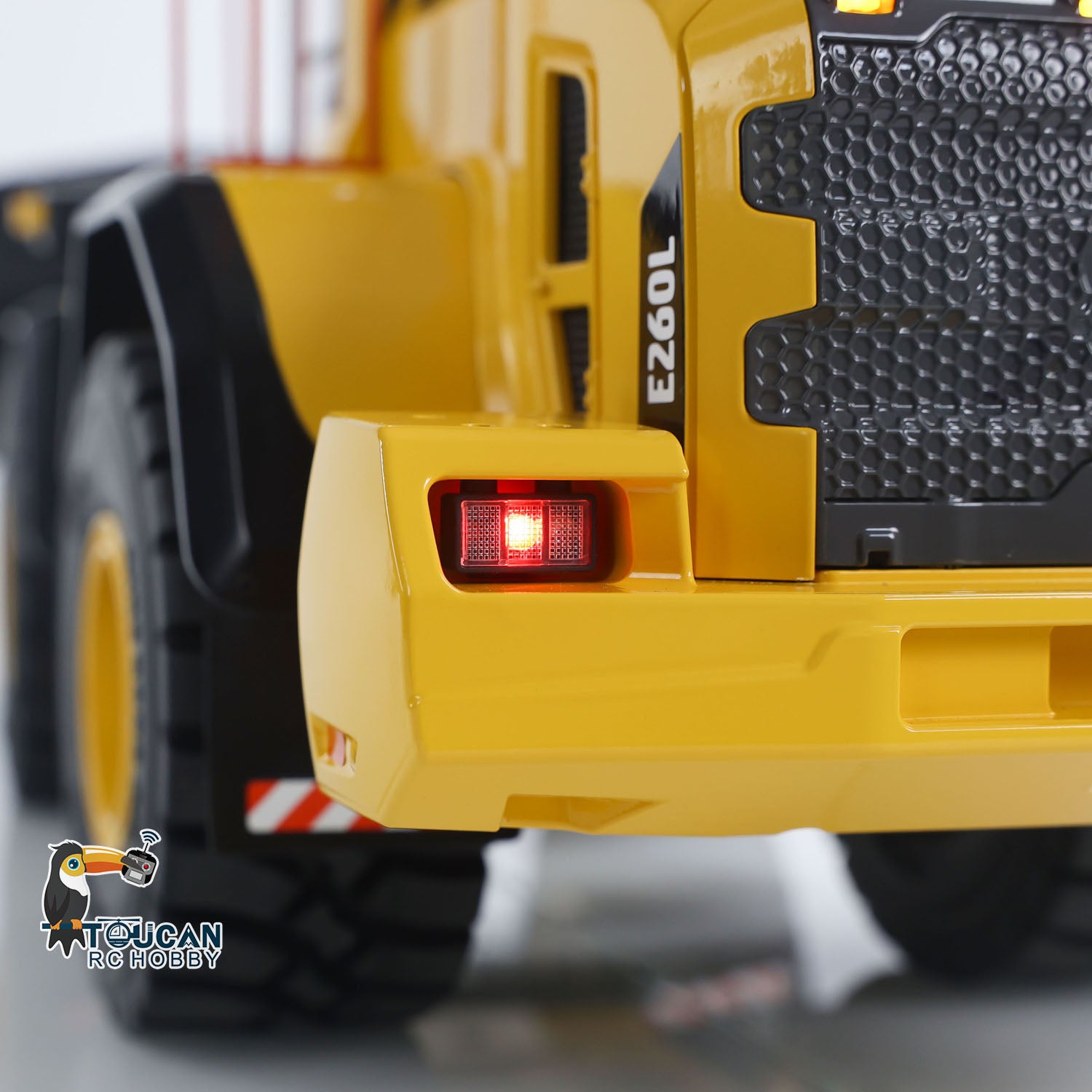 1/14 Scale RC Hydraulic Loader E260L - Metal Remote Control Construction Vehicle with Flysky ST8 Radio, Locking Differential & Fork Coupler - Perfect for Construction Simulation, Backyard Digging & RC Hobby Enthusiasts