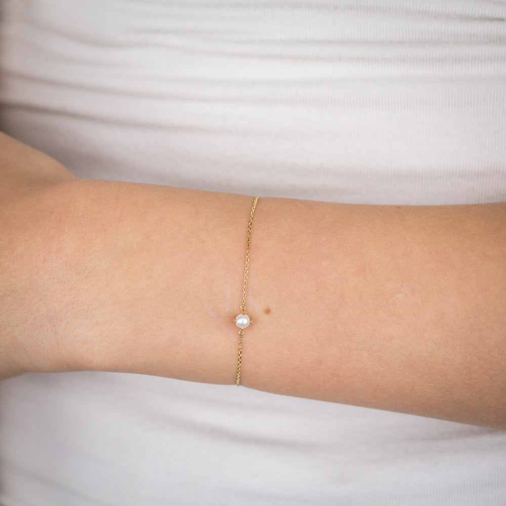 0.48 Carat Freshwater Pearl Adjustable Bracelet 17cm in 9ct Yellow Gold - Elegant Jewelry for Women, Perfect for Weddings, Parties & Daily Wear
