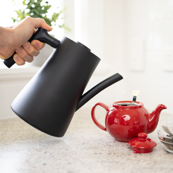 Varia Aura Electric Spouted Kettle - Fast Boiling & Auto Shut-Off, 1.7L Stainless Steel Cordless Water Kettle for Tea, Coffee & Hot Beverages - Perfect for Home, Office & Dorm Use