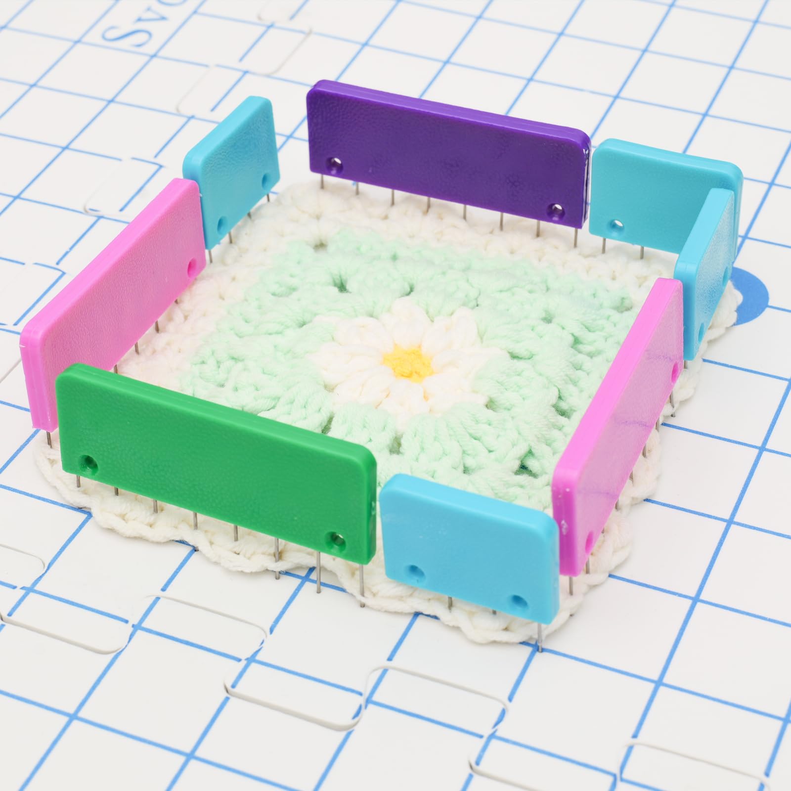Crochet Blocking Pin Kit with 20 Knit Blocking Combs & 100 T-Pins - Rainbow Knitting Block Pins for Blocking Mats in Multicolor & White - Perfect for DIY Knitting, Crochet Projects & Fabric Blocking
