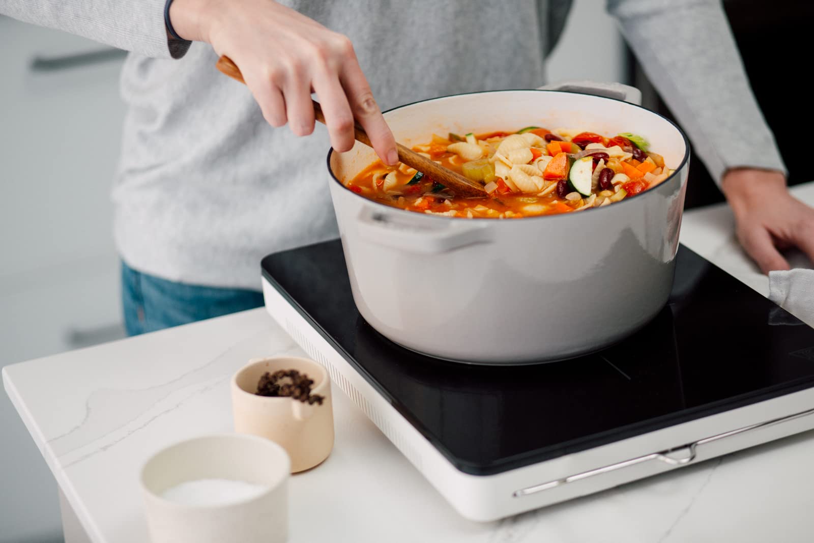Milo by Kana 5.5-Quart Enameled Cast Iron Dutch Oven with Lid - Premium Casserole Pot for Baking, Roasting & Slow Cooking | Oven & Dishwasher Safe Enamel Coating (Pebble with Gold Knob) | Perfect for Soups, Stews & Family Dinners