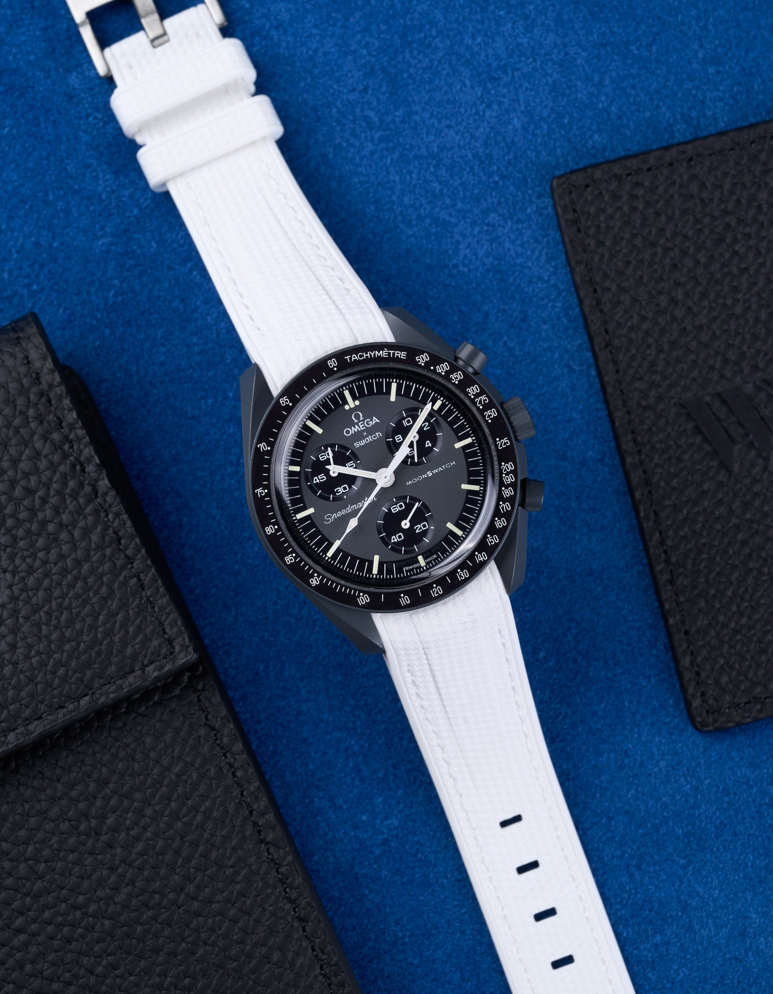 Premium White Curved Vertech Rubber Watch Band - Durable & Comfortable for Sports, Swimming & Outdoor Activities