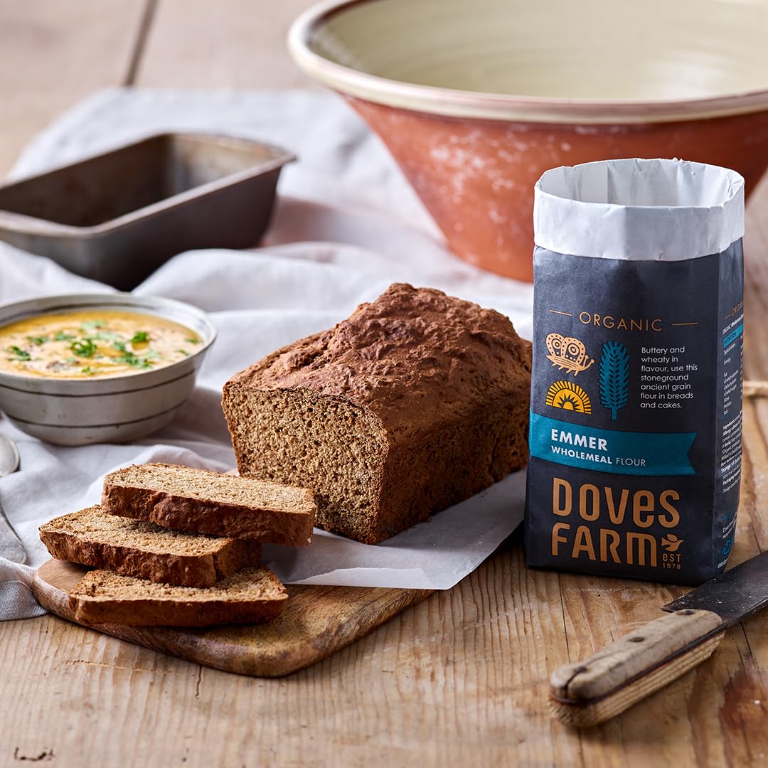 Organic Emmer Wholemeal Flour by Doves Farm | Stoneground Whole Wheat Flour for Bread & Cake Baking | High in Fiber & Protein | Traditional British Flour | Kosher & Vegan Certified | 35.27 Oz (1kg) | Perfect for Artisan Bread, Sourdough, Muffins & Healthy Baking