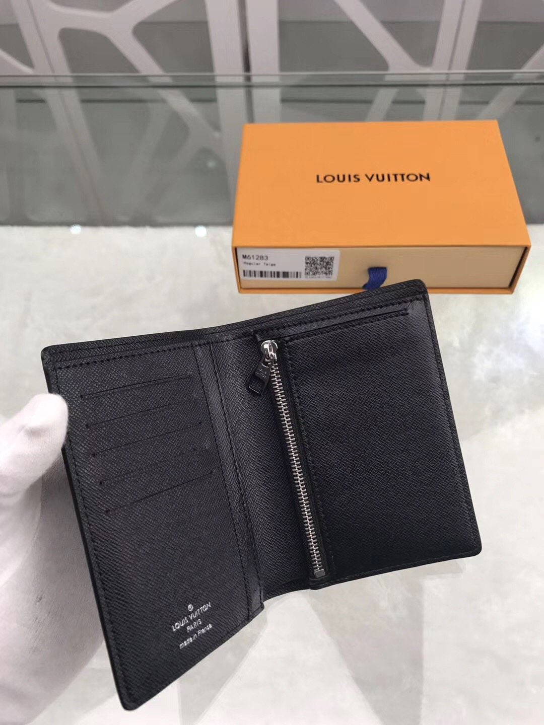 LV Taiga Leather Regular Wallet for Men - Slim Bifold Credit Card Holder - Perfect for Everyday Use & Business Travel