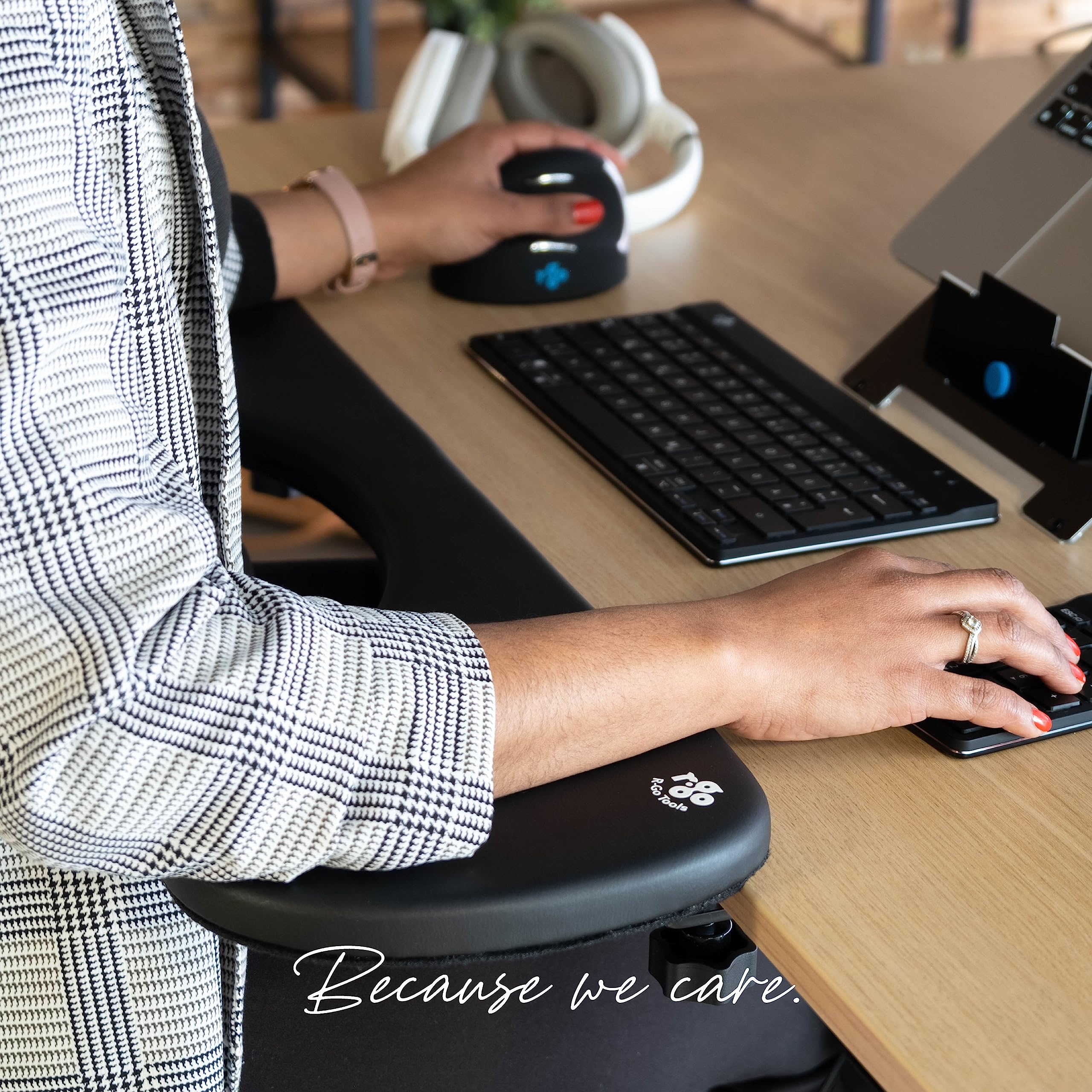 Ergonomic R-Go Arm Rest for Desk - Adjustable Wrist & Elbow Support with Soft Sponge Padding - Pain Relief Keyboard Tray for Office & Home Workspace - Easy Clamp-On Design (Black) | Perfect for Typing, Gaming & Computer Work