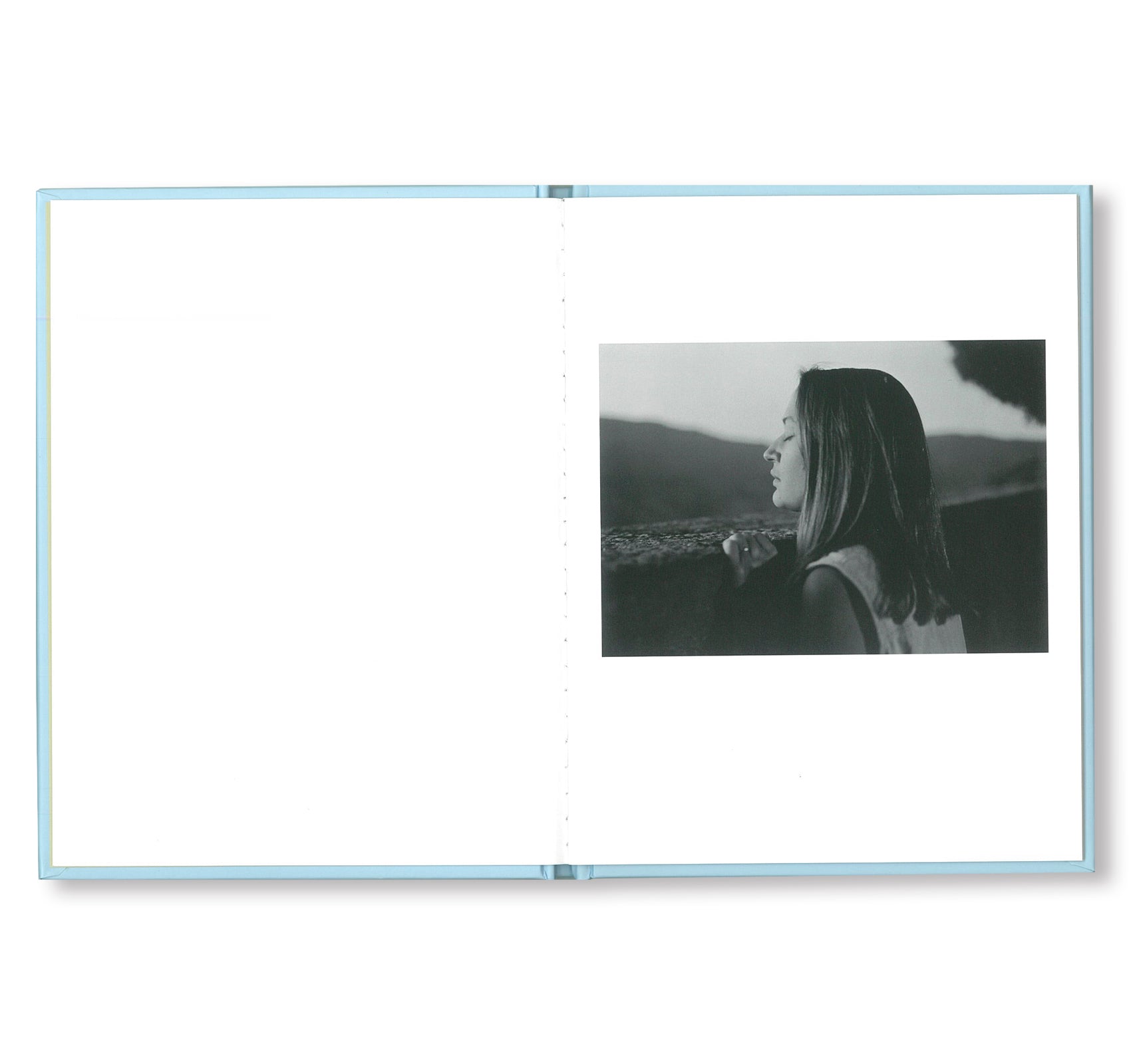 ONE PICTURE BOOK #64: ITALIA: CRONACA DI UN AMORE by Mark Steinmetz - Italian Love Story Photography Book - Perfect for Art Lovers & Photography Collectors - Great Gift for Wedding Anniversaries