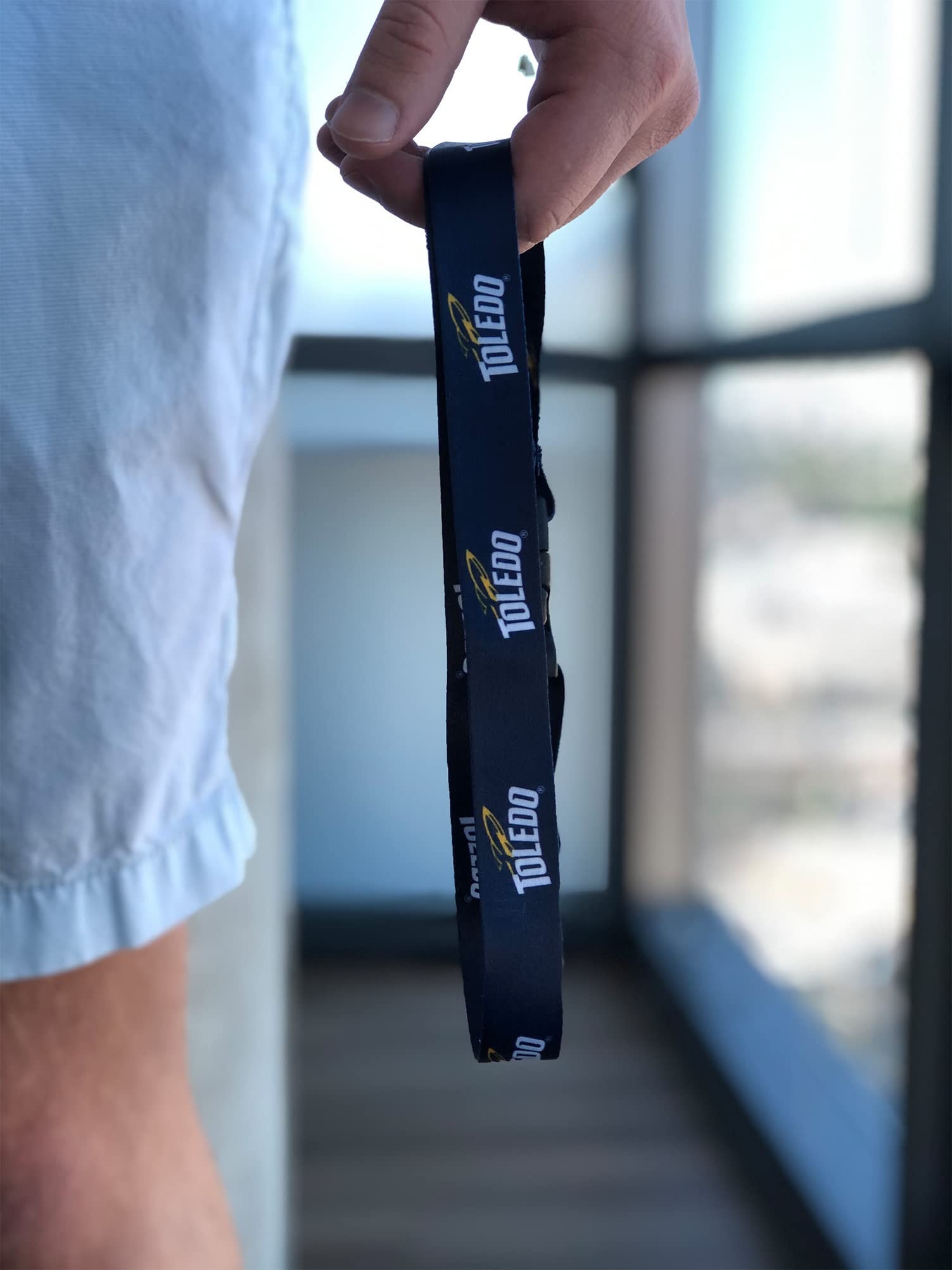 University of Toledo UT Rockets Lanyard - Detachable Breakaway Snap Buckle Keychain for ID Badge, Car Keys & More (Blue) - Perfect for Campus Life, Work & Events