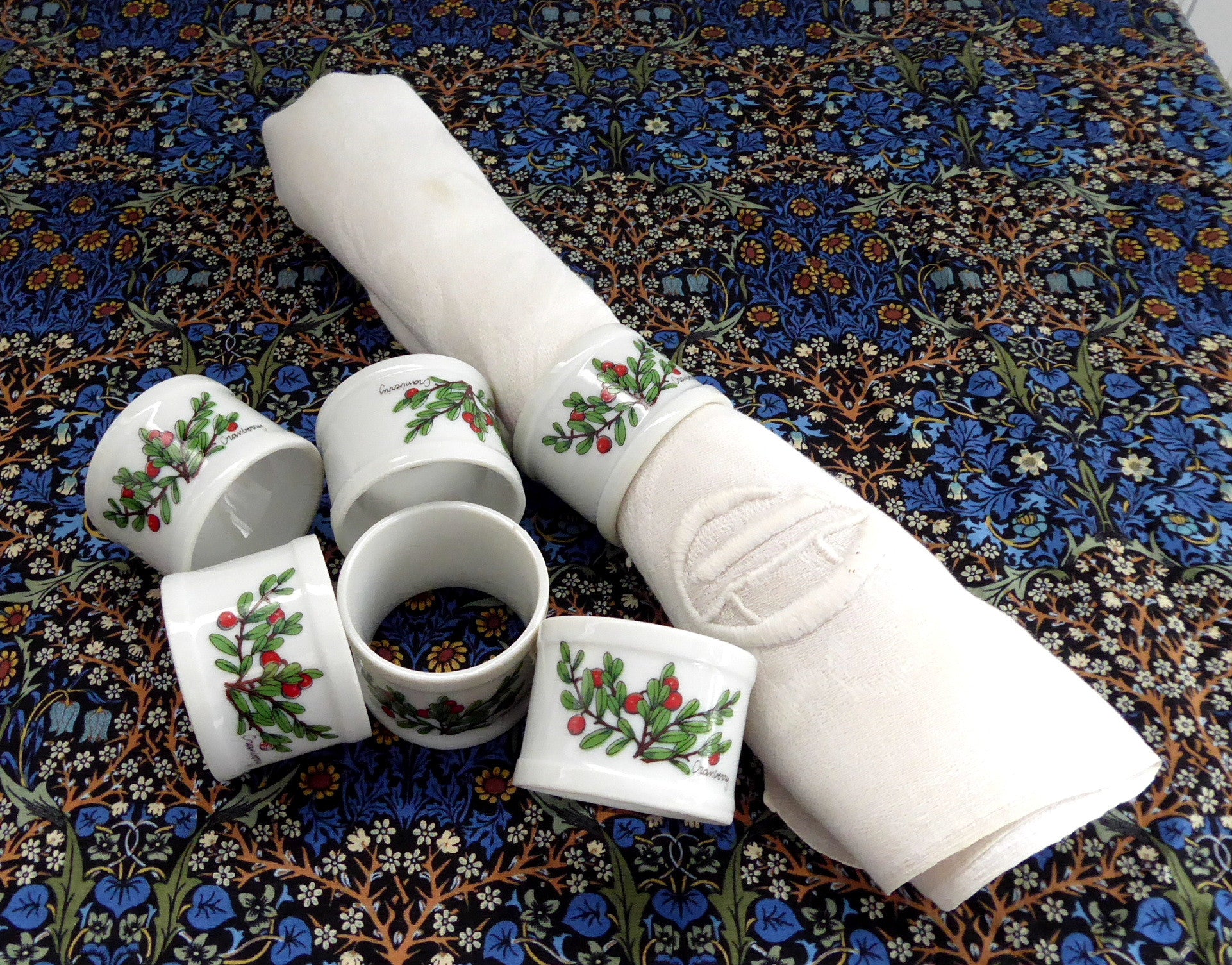 Elegant White Ceramic Cranberry Napkin Ring Set of 6 - Festive Red and Green Holiday Table Decor for Christmas Dinner Parties