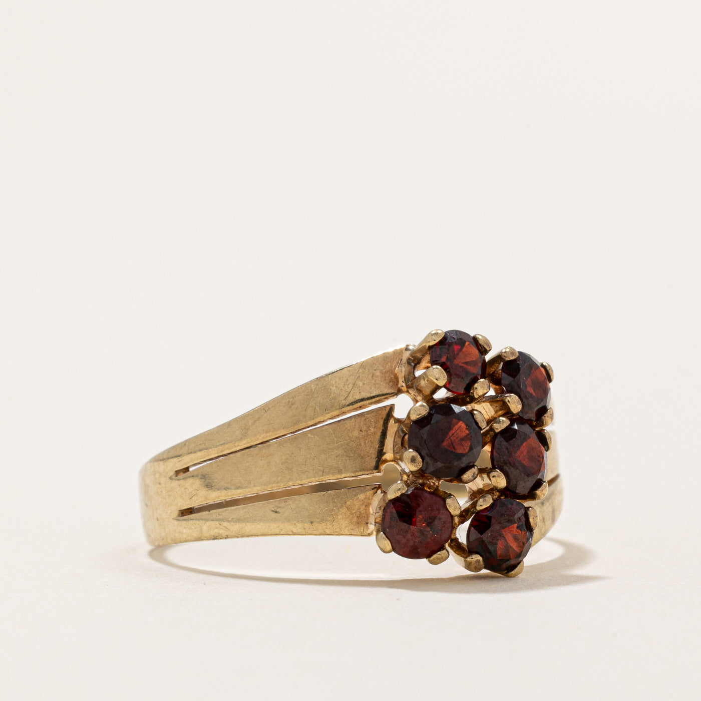 0.90ctw Garnet Ring for Women Size 8.5 - Elegant Birthstone Jewelry Gift for Anniversary, Valentine's Day & Special Occasions
