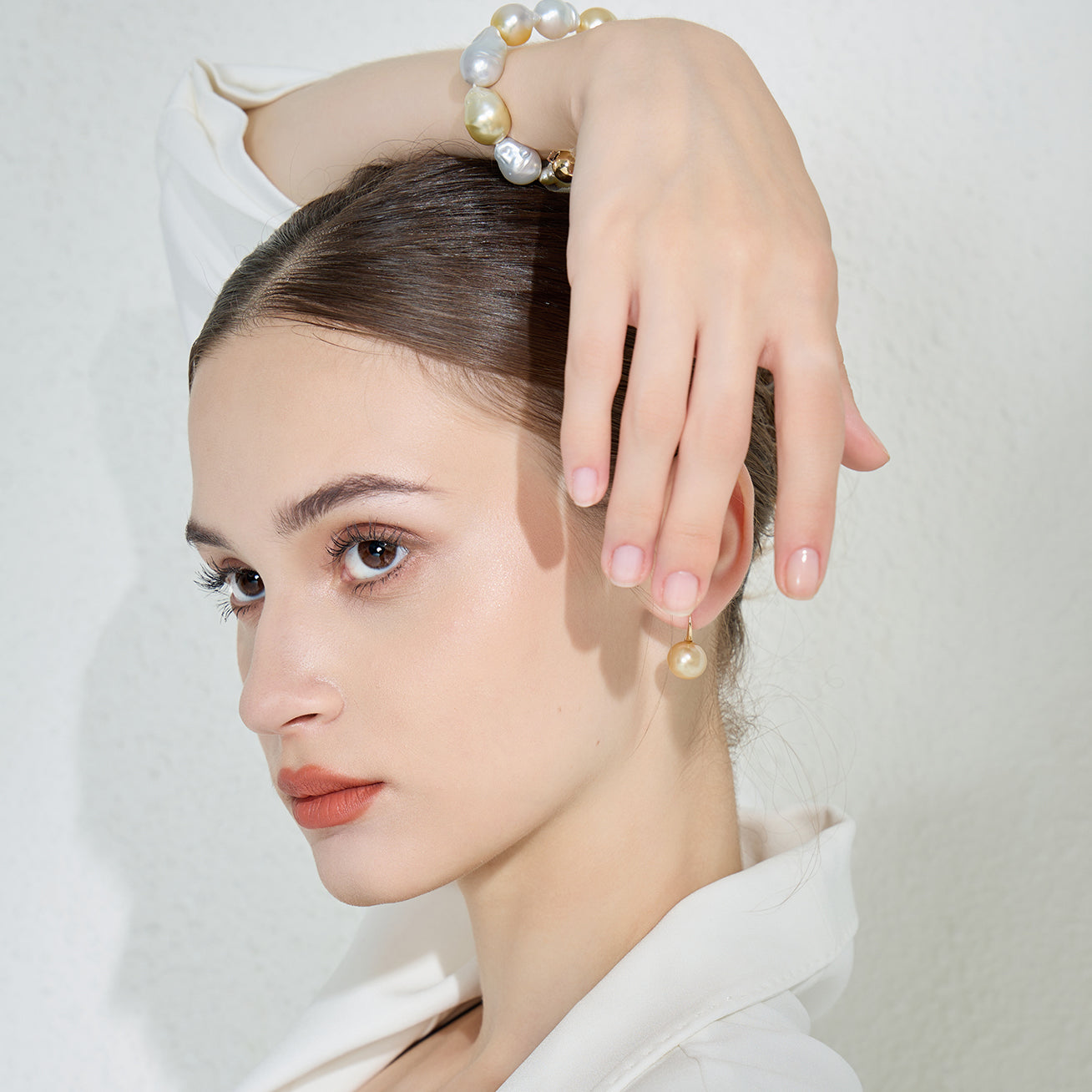 18K Gold Baroque South Sea Pearl Bracelet KB00027 – Elegant Jewelry for Women, Perfect for Weddings, Parties & Special Occasions