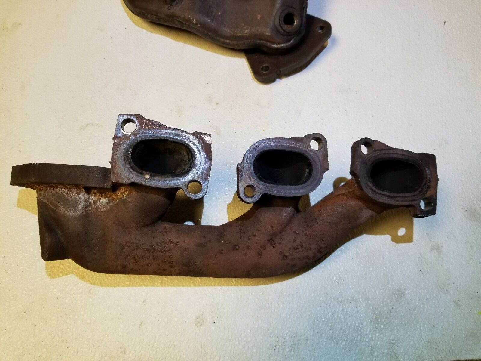 2005-2008 Jaguar X-Type 3.0L Exhaust Manifold Left & Right Pair OEM Replacement - Perfect for Performance Upgrade & Engine Repair | Fits Models with 86k Miles