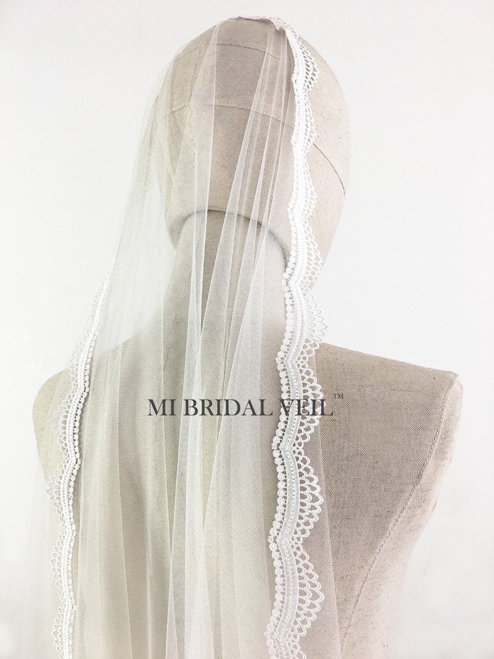 Elegant Mantilla Lace Wedding Veil | Handmade Crochet Venice Fingertip Bridal Veil by MI BRIDAL - Perfect for Church Weddings, Vintage Themed Ceremonies & Romantic Photos