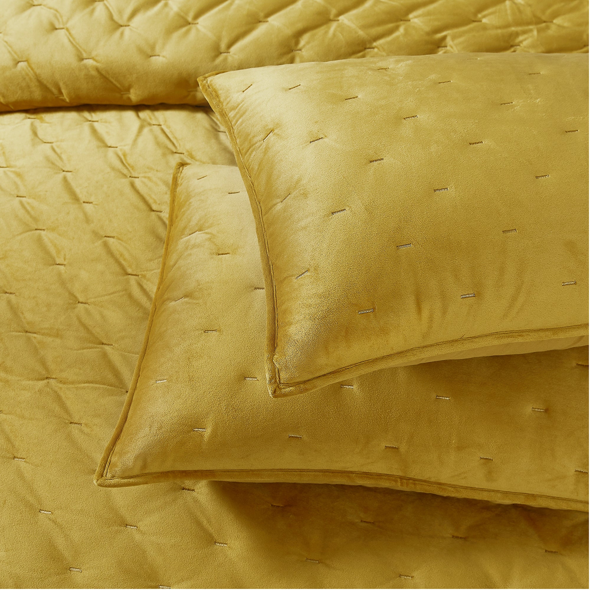 Haven Velvet Embroidered Quilt Set - Ultra Soft 3-Piece Bedding Set for Queen/King Size Beds | Luxury Bedroom Decor & Cozy Winter Nights