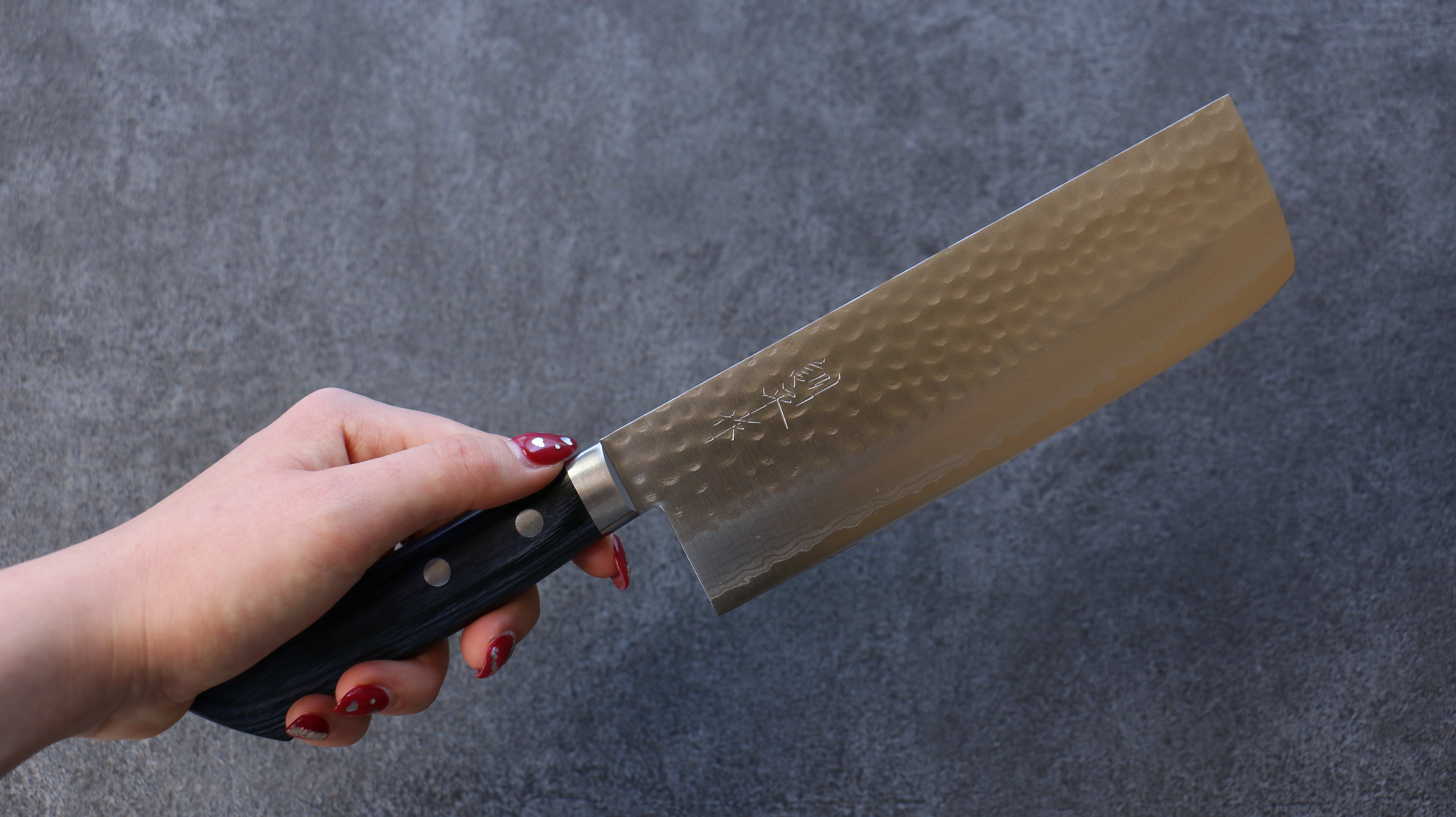 Premium Kunihira Kokuryu VG10 Hammered Nakiri Knife 165mm - Japanese Blue Pakka Wood Handle - Perfect for Slicing Vegetables & Sushi Preparation