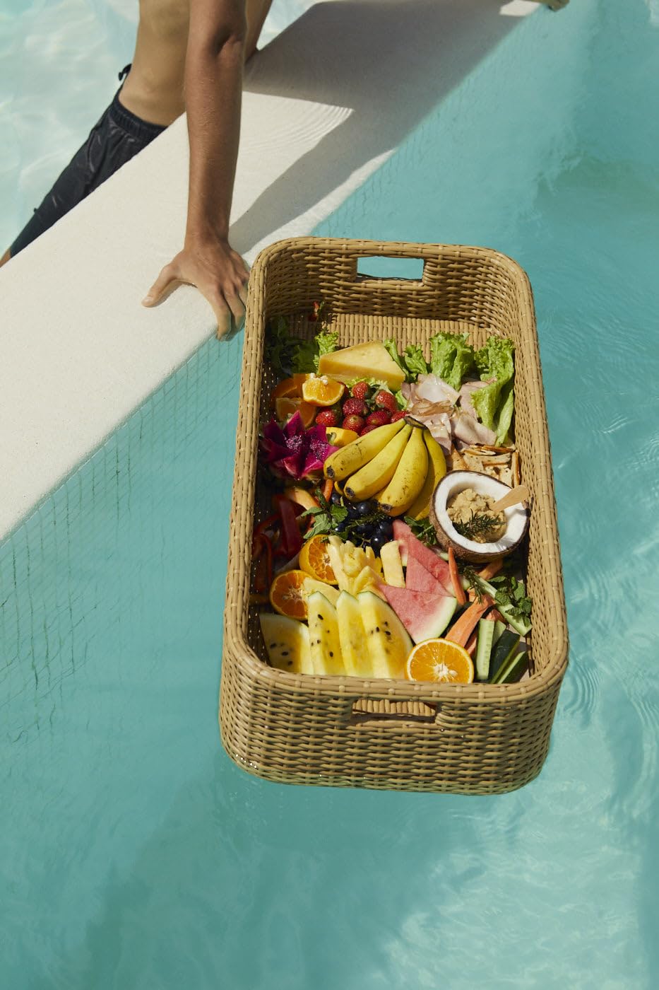 Premium Floating Pool Tray - Waterproof Serving Tray for Drinks & Food - Ideal for Swimming Pools, Spas & Pool Parties - Durable Floating Drink Holder for Adults - Perfect for Brunch, Cocktails & Snacks by the Water - Honey Color