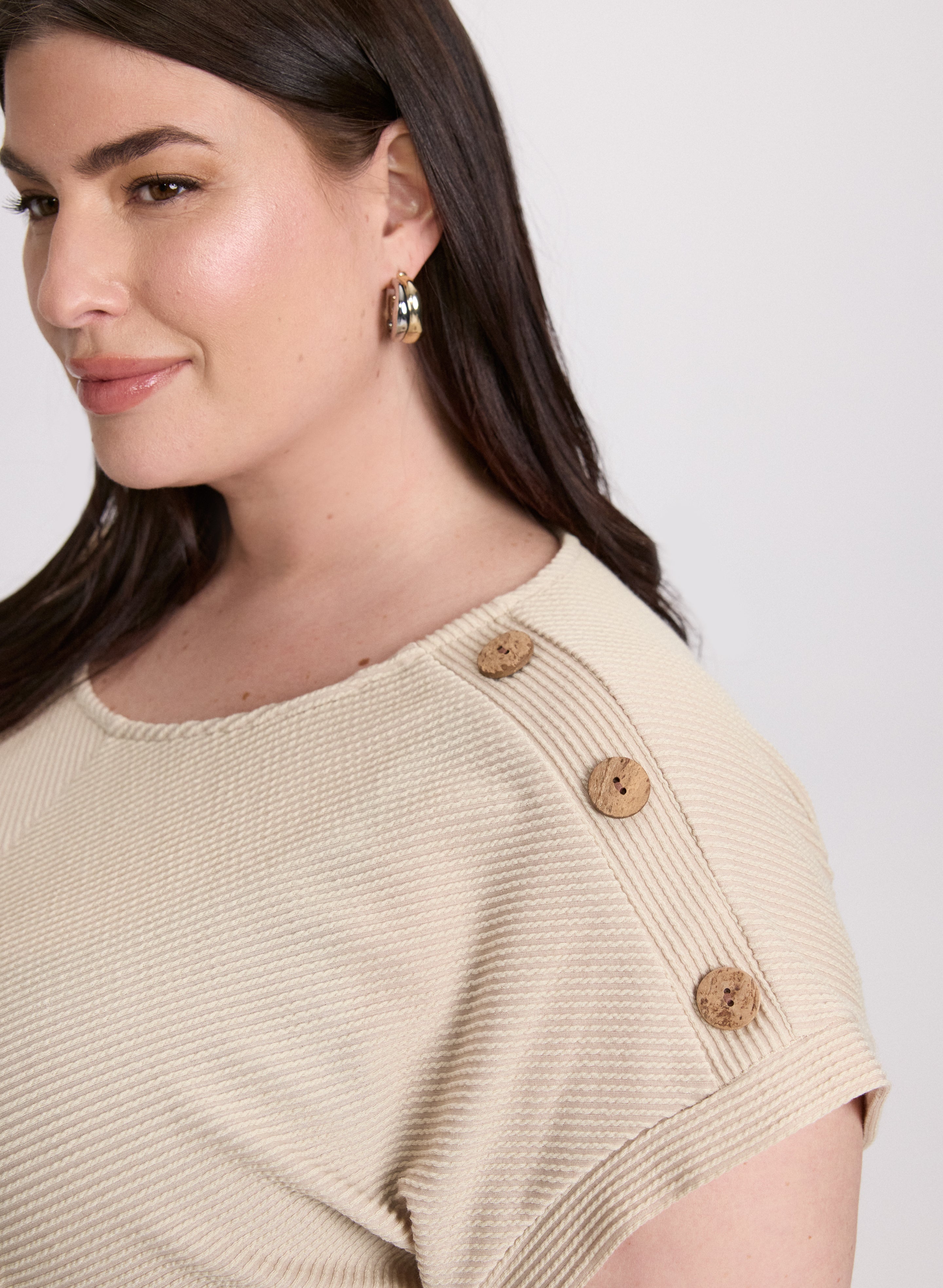 Stylish Button Detail Top for Women - Trendy Blouse with Unique Button Accents - Perfect for Casual Outings, Office Wear & Date Nights